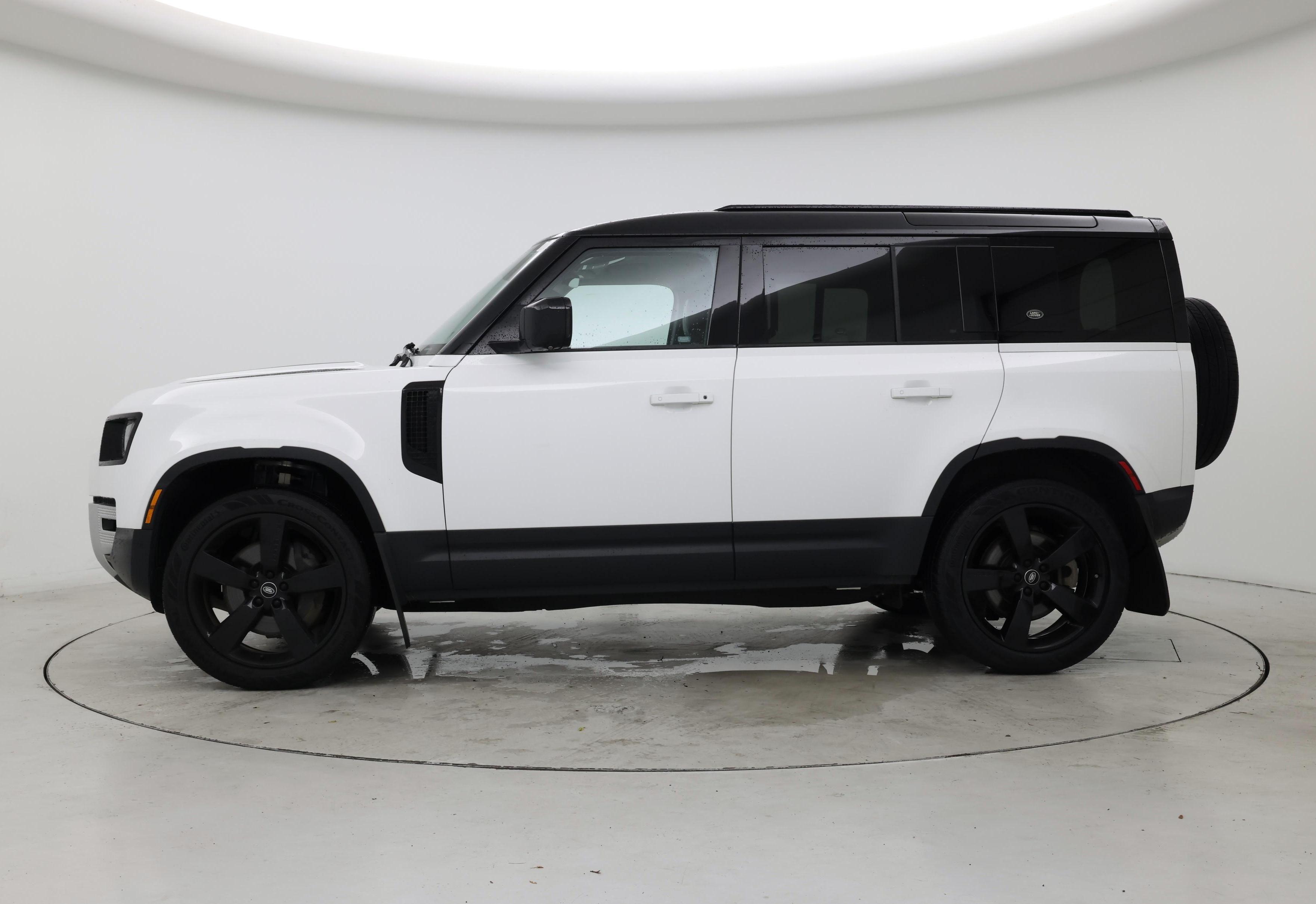 Thumbnail: 2023 Land Rover Defender - 3