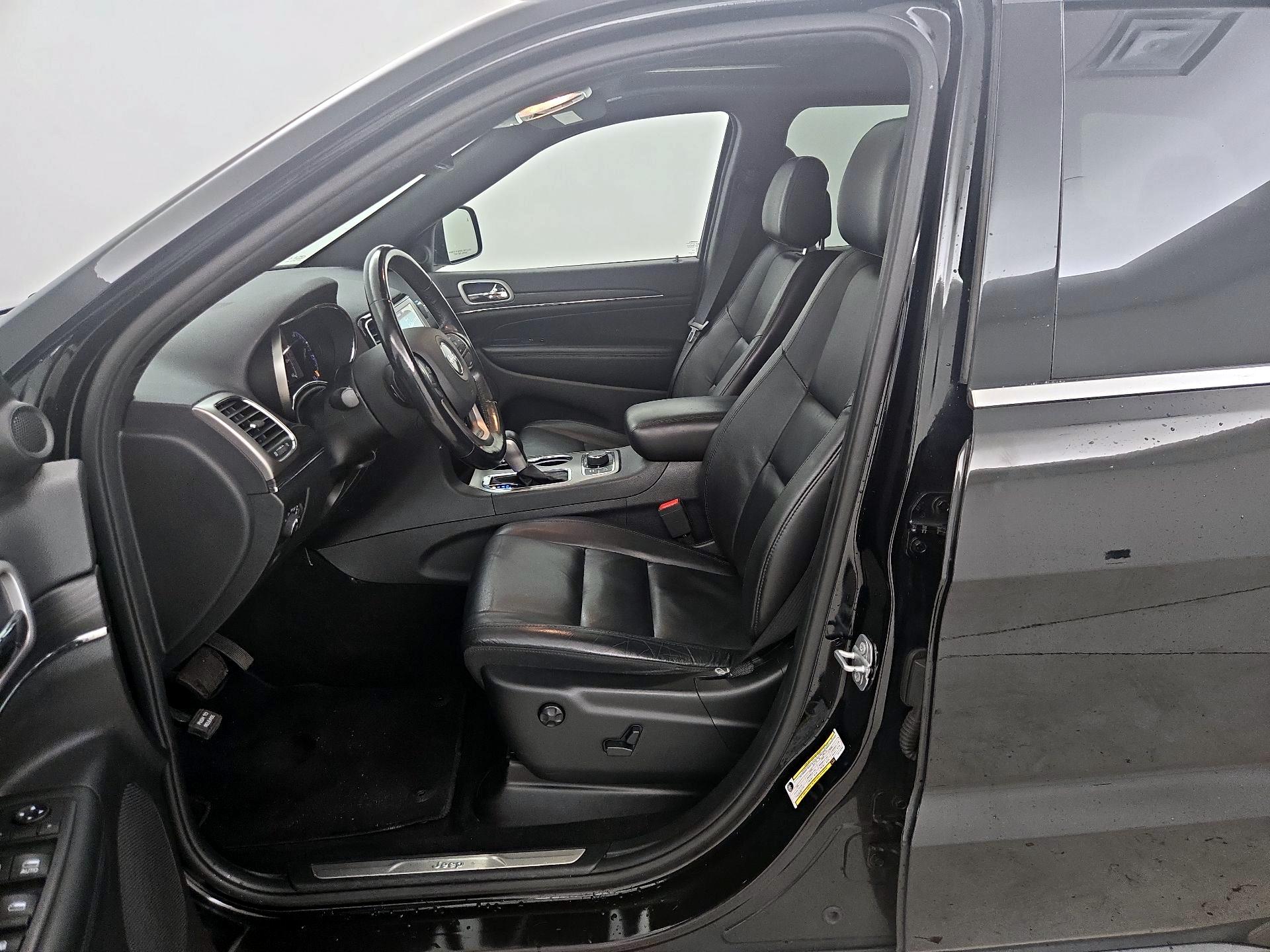 Thumbnail: 2020 Jeep Grand Cherokee - 11