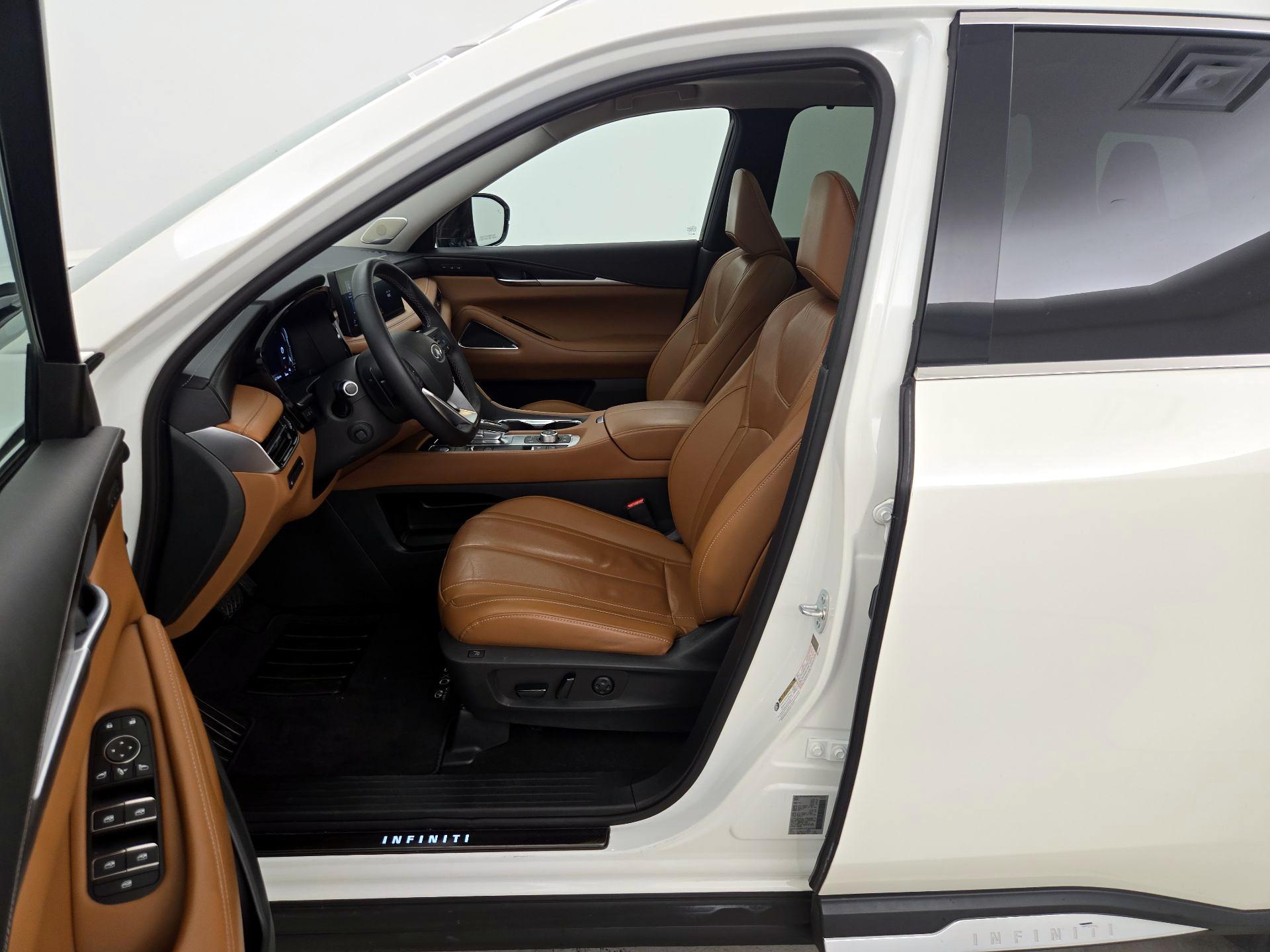 Thumbnail: 2023 INFINITI QX60 - 11
