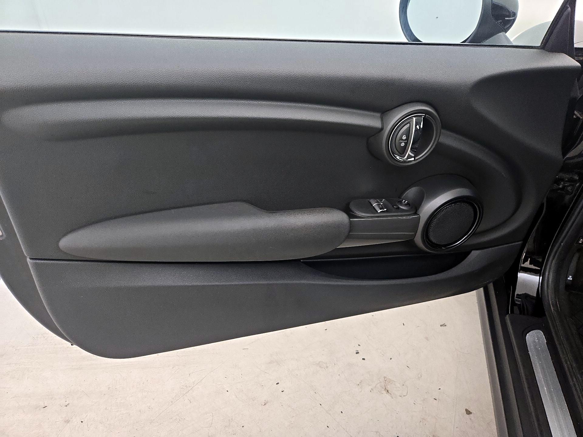 Thumbnail: 2019 MINI Cooper Hardtop - 12
