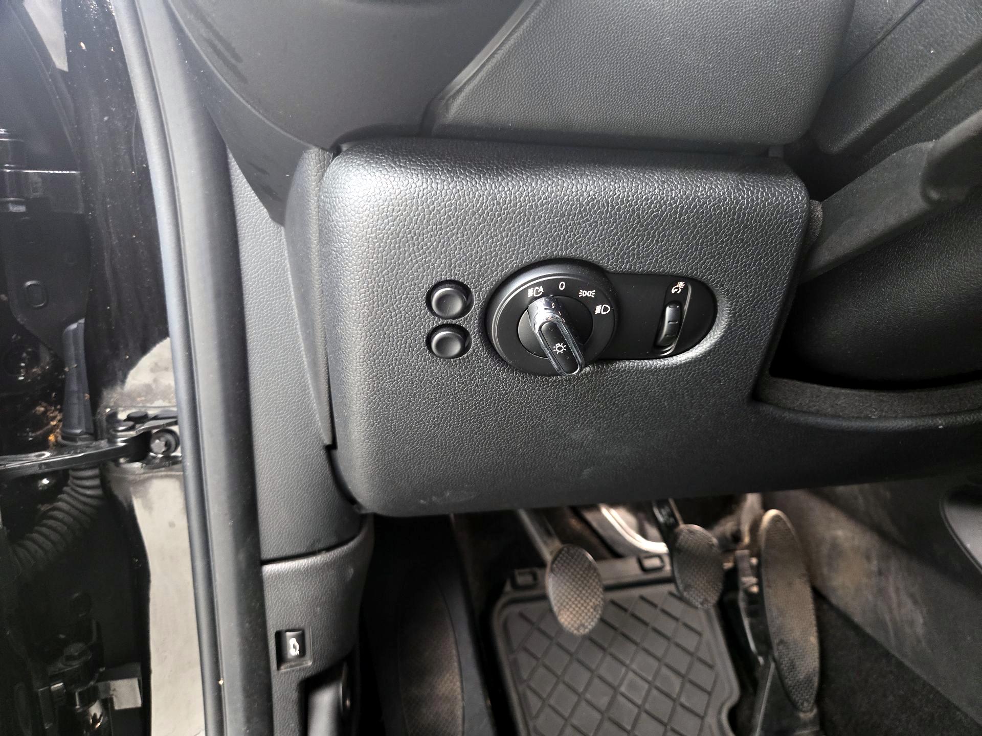 Thumbnail: 2019 MINI Cooper Hardtop - 13