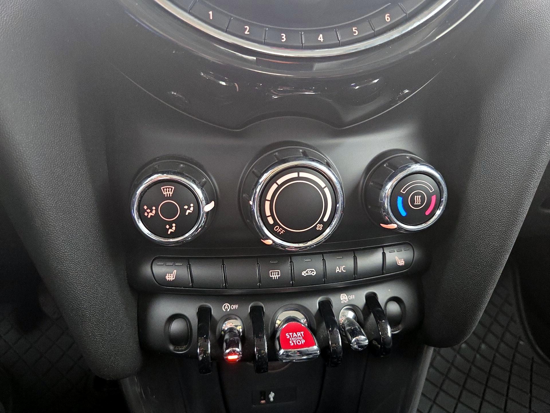 Thumbnail: 2019 MINI Cooper Hardtop - 16