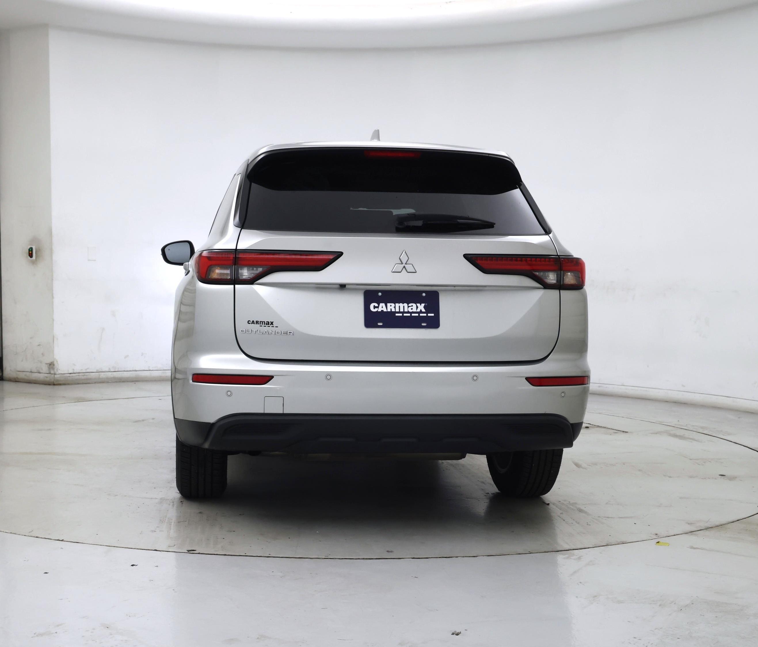 Thumbnail: 2022 Mitsubishi Outlander - 6