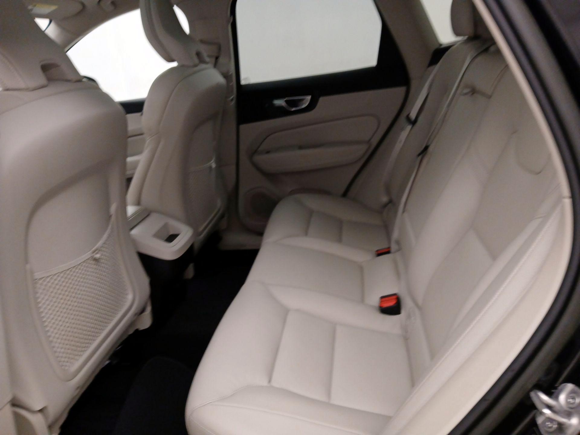 Thumbnail: 2023 Volvo XC60 - 18