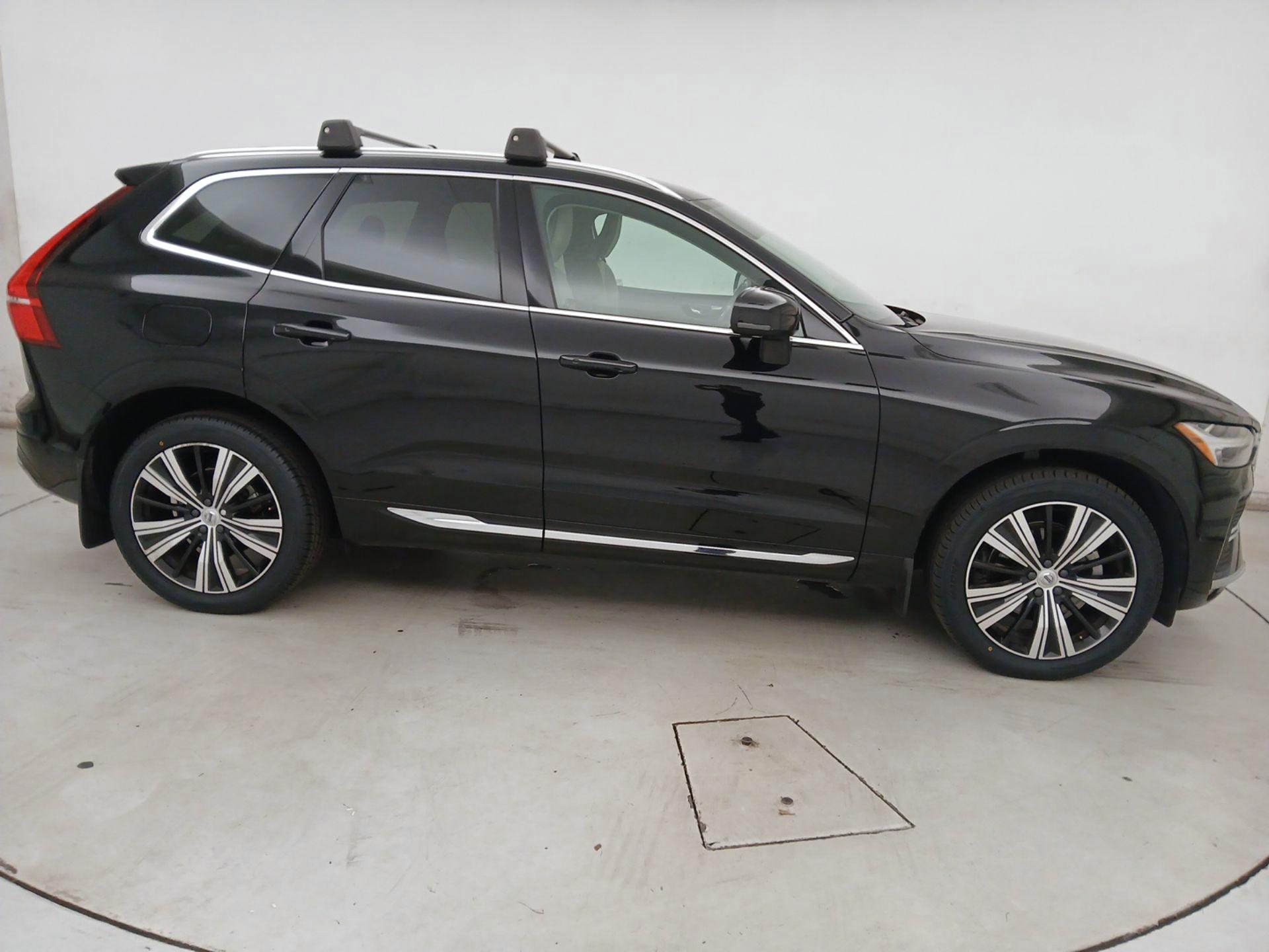 Thumbnail: 2023 Volvo XC60 - 4