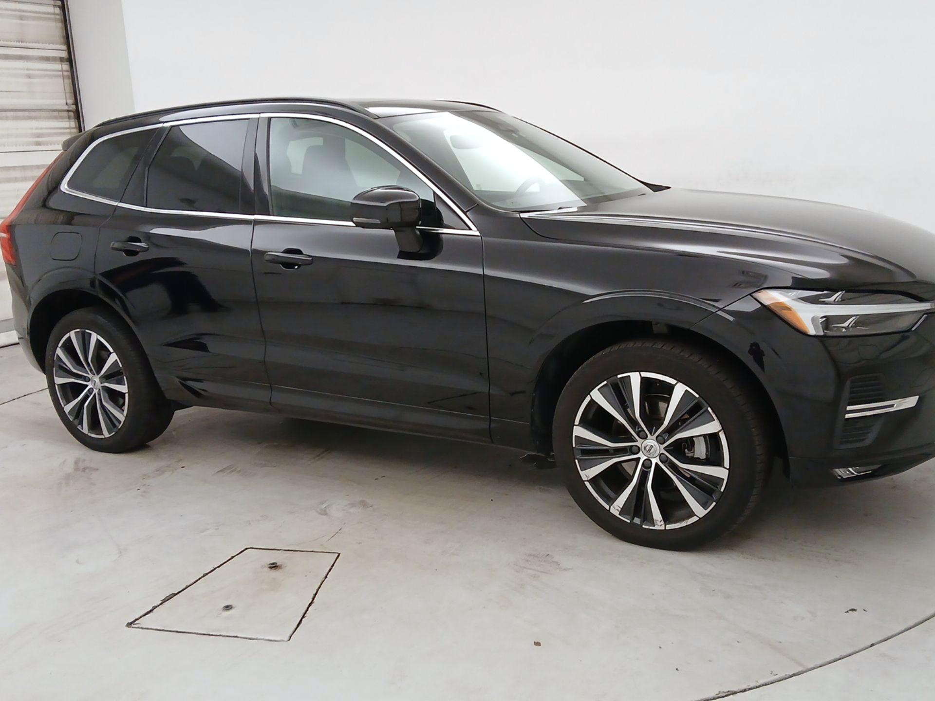 Thumbnail: 2022 Volvo XC60 - 1