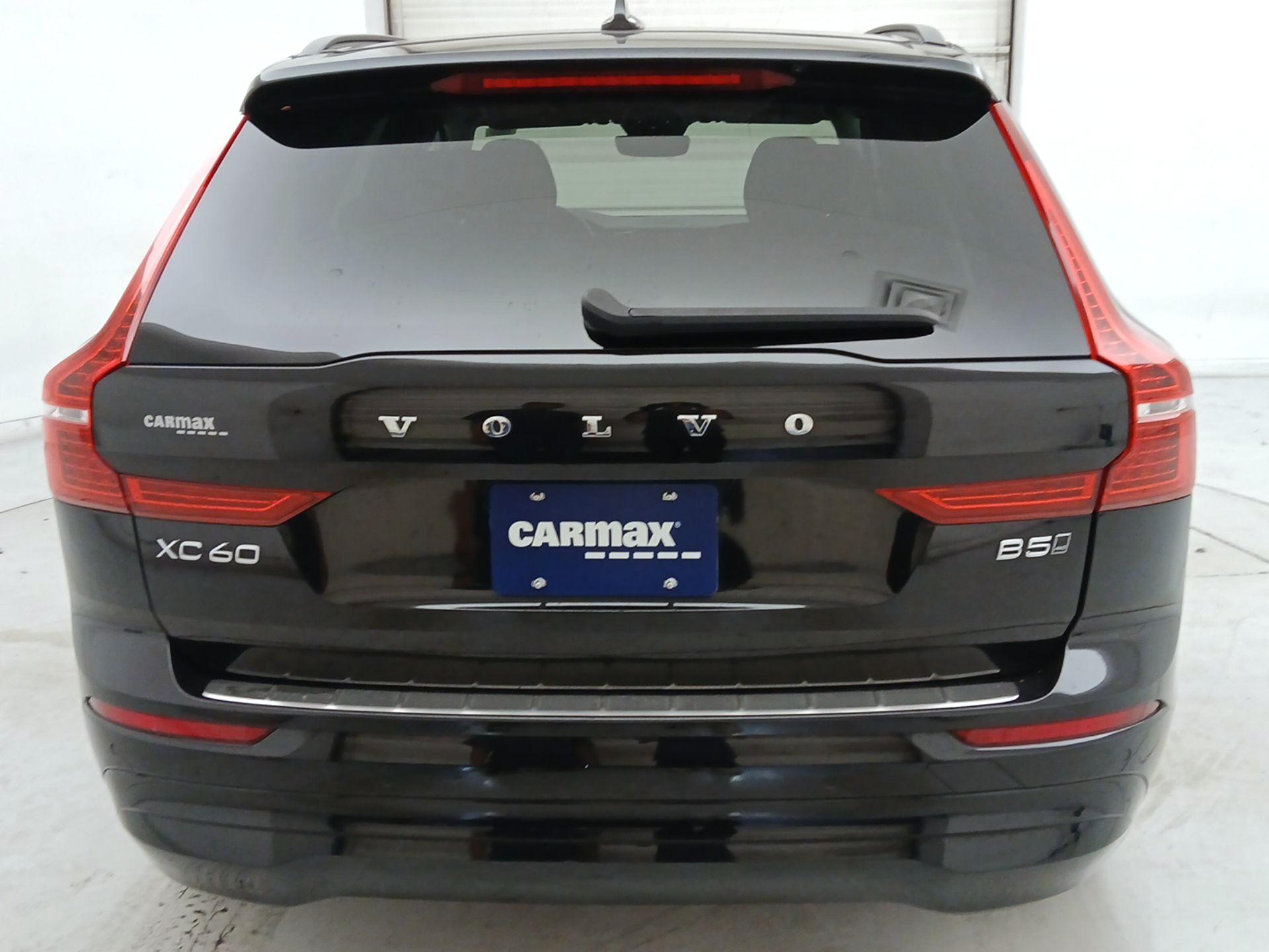 Thumbnail: 2022 Volvo XC60 - 6