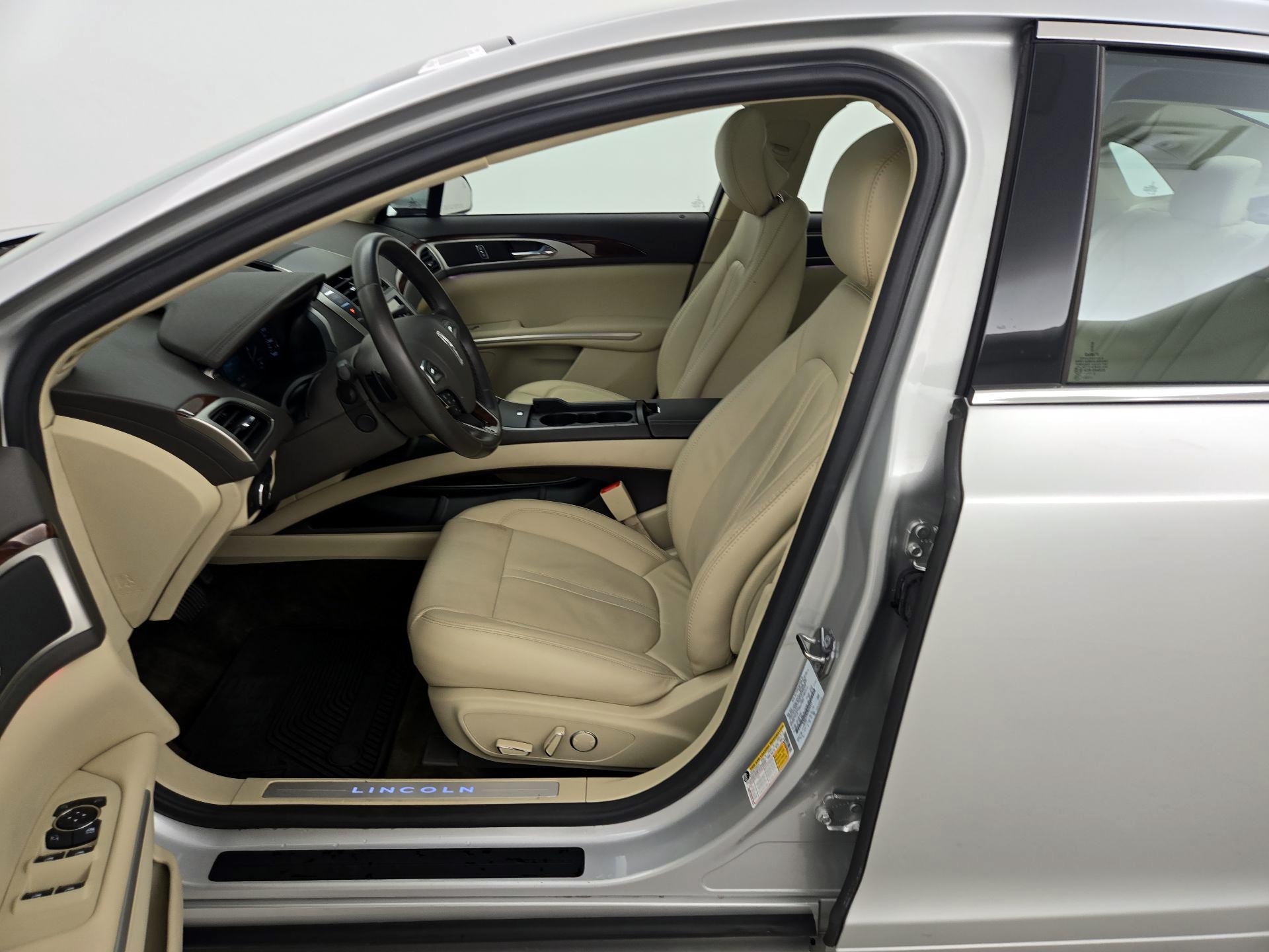 Thumbnail: 2015 Lincoln MKZ - 11