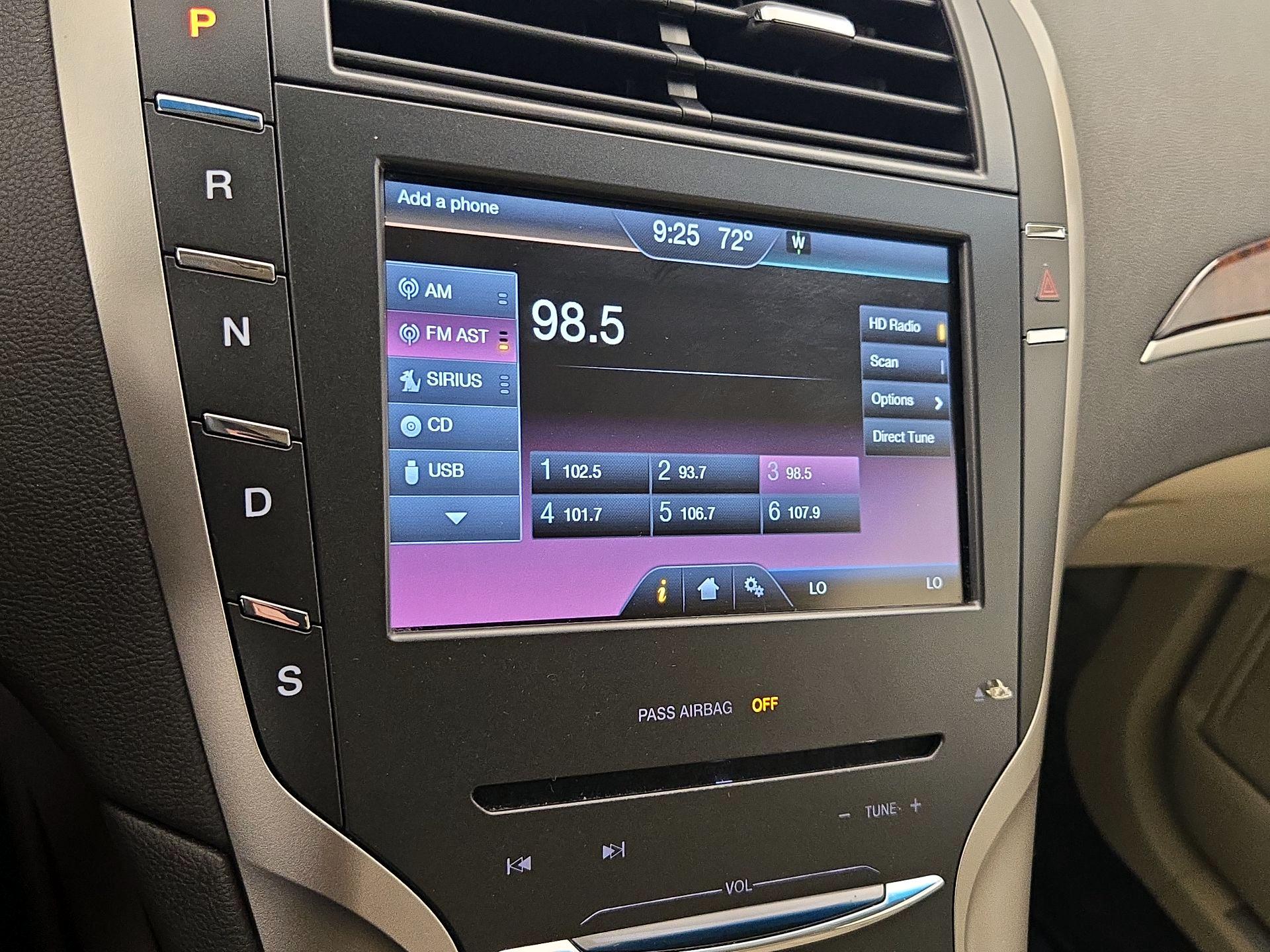 Thumbnail: 2015 Lincoln MKZ - 16