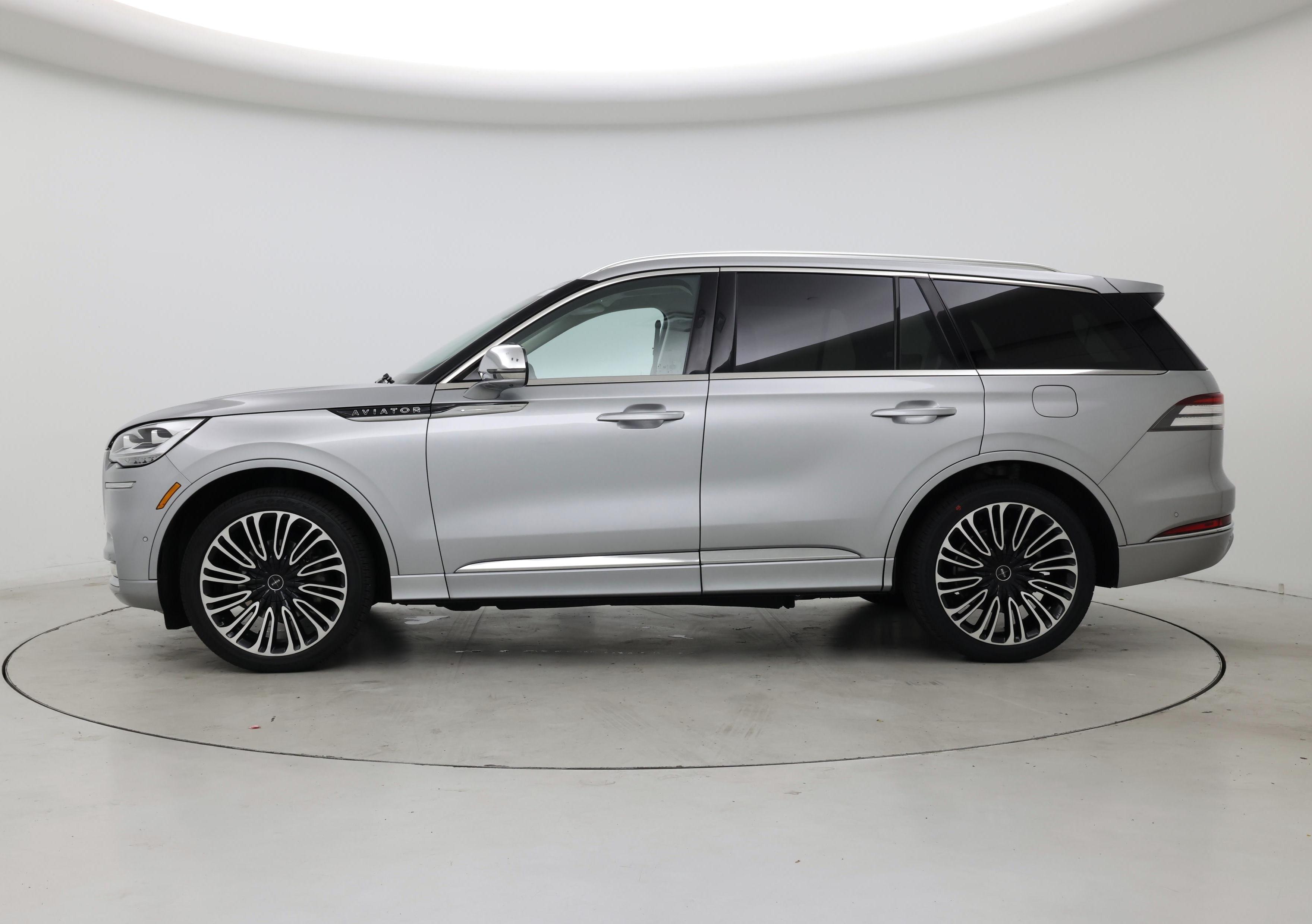 Thumbnail: 2022 Lincoln Aviator - 3