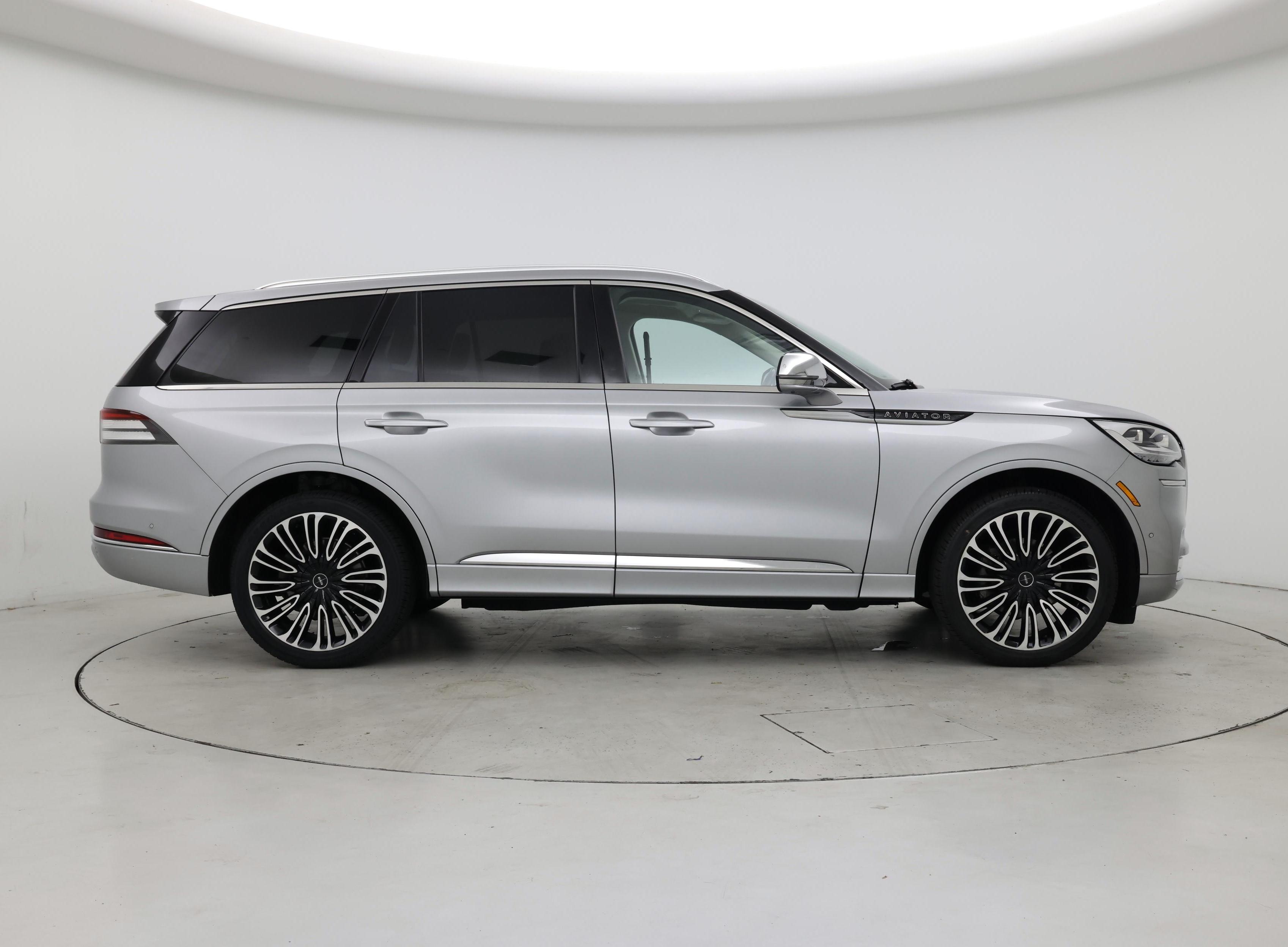 Thumbnail: 2022 Lincoln Aviator - 7