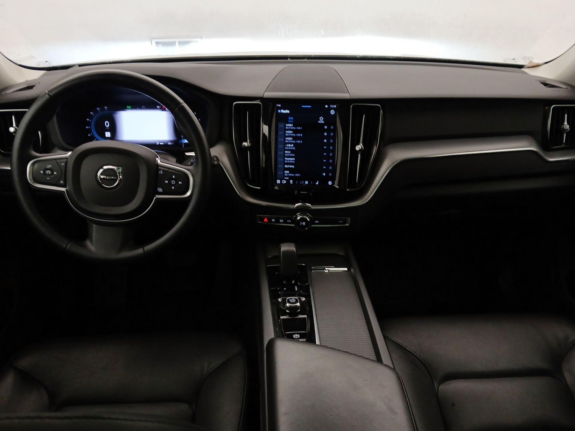 Thumbnail: 2023 Volvo XC60 - 9