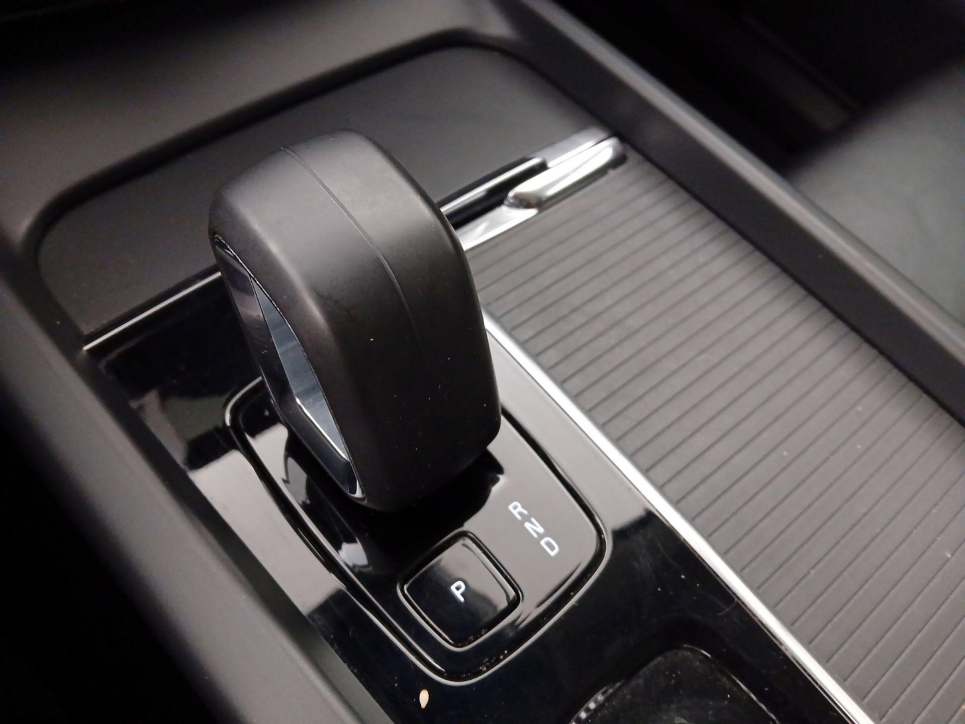 Thumbnail: 2023 Volvo XC60 - 17