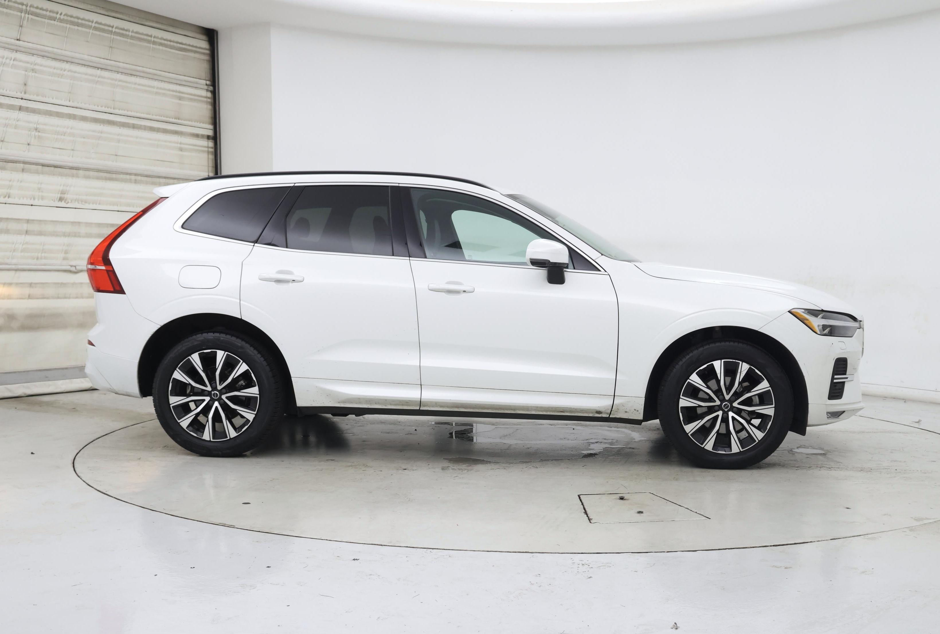 Thumbnail: 2023 Volvo XC60 - 7