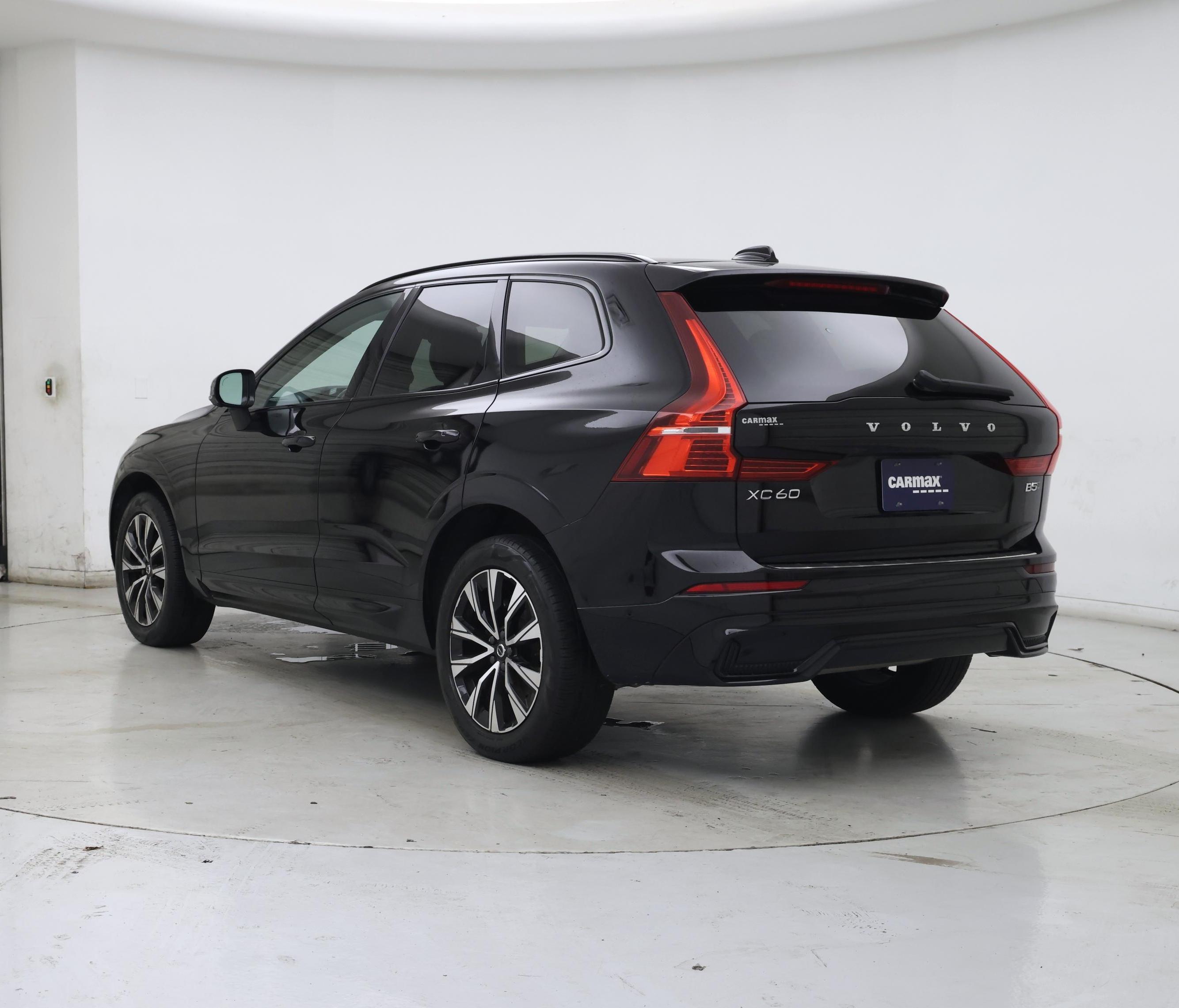 Thumbnail: 2023 Volvo XC60 - 2
