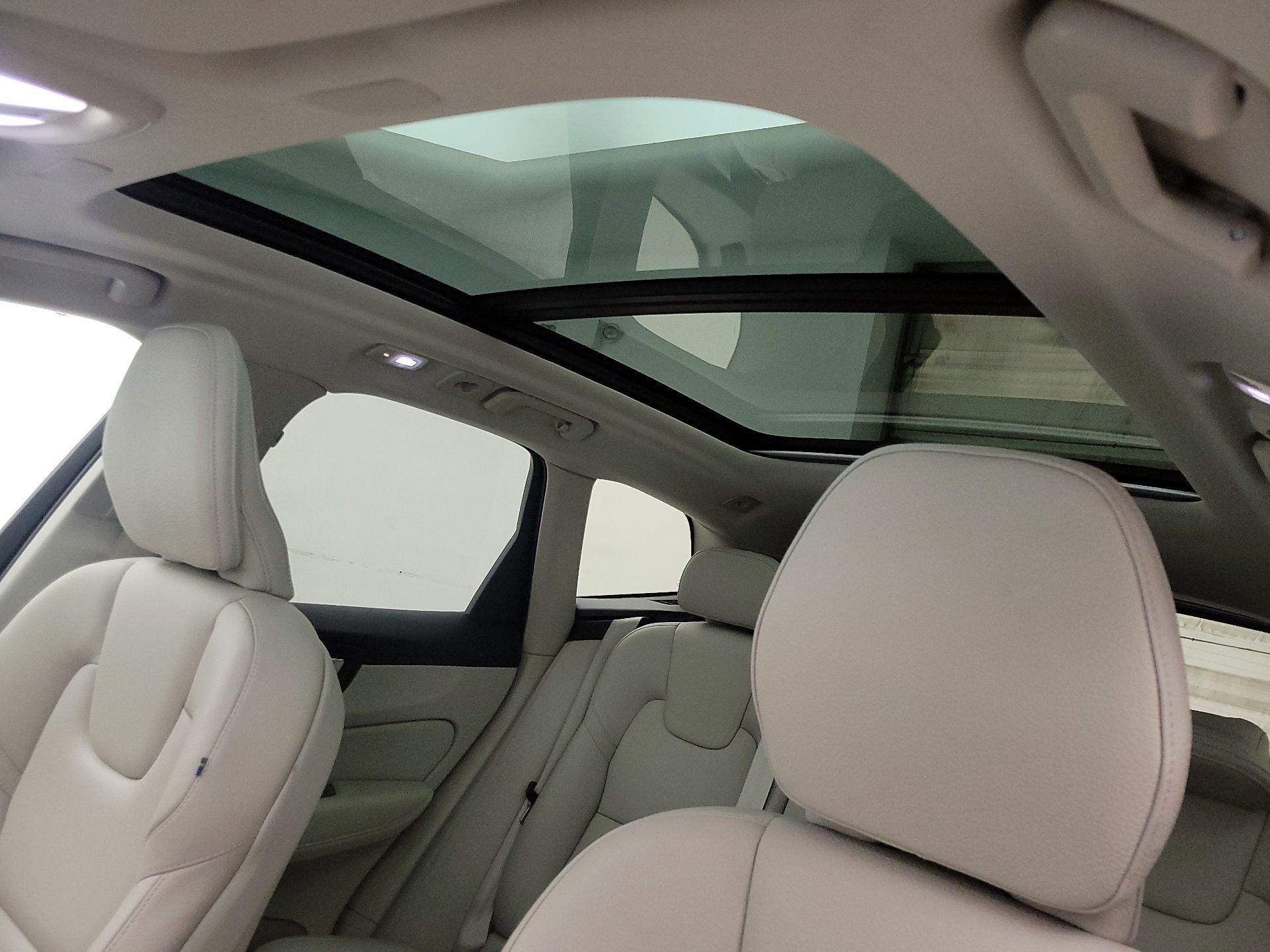 Thumbnail: 2023 Volvo XC60 - 20