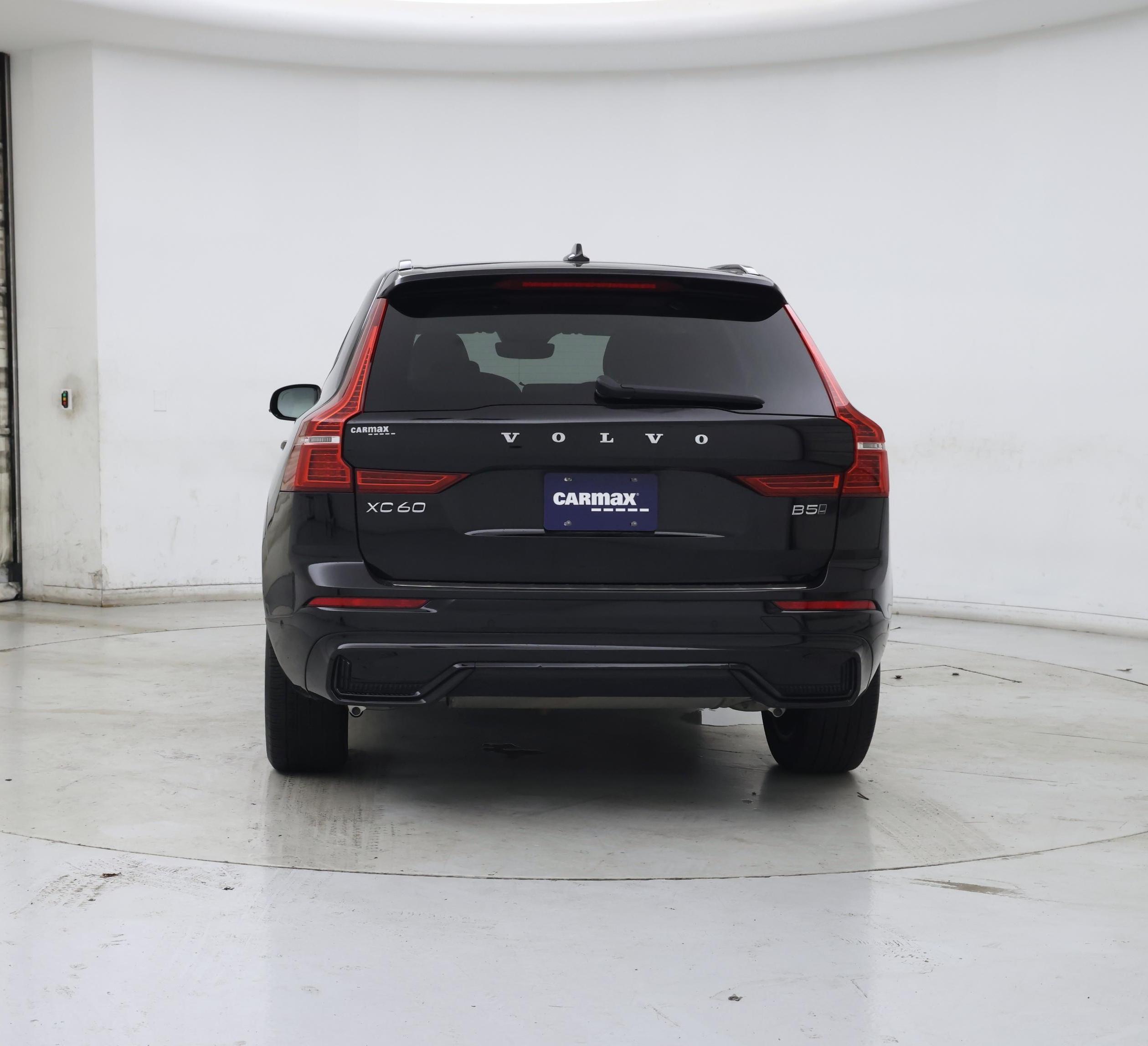 Thumbnail: 2023 Volvo XC60 - 6