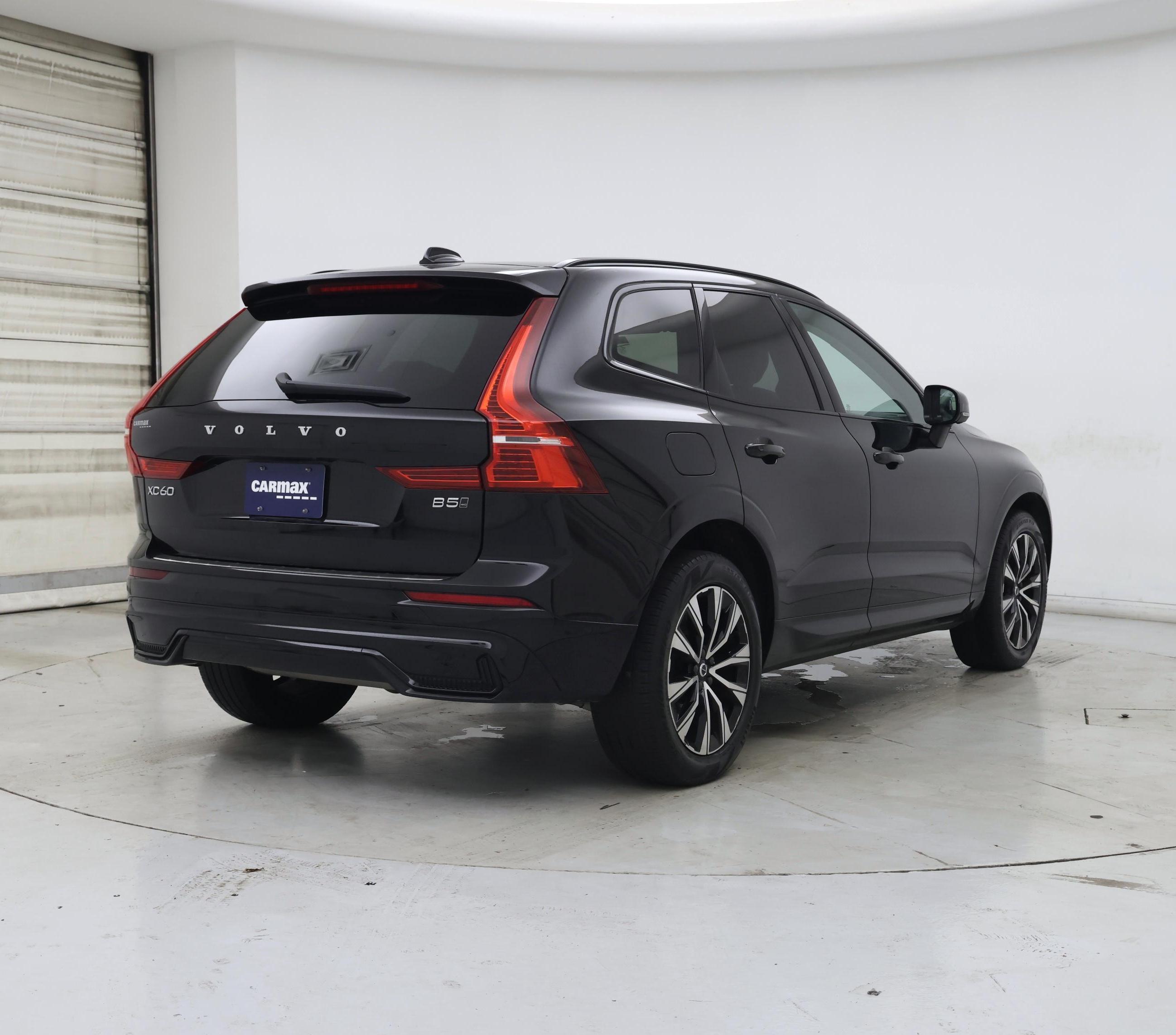 Thumbnail: 2023 Volvo XC60 - 8