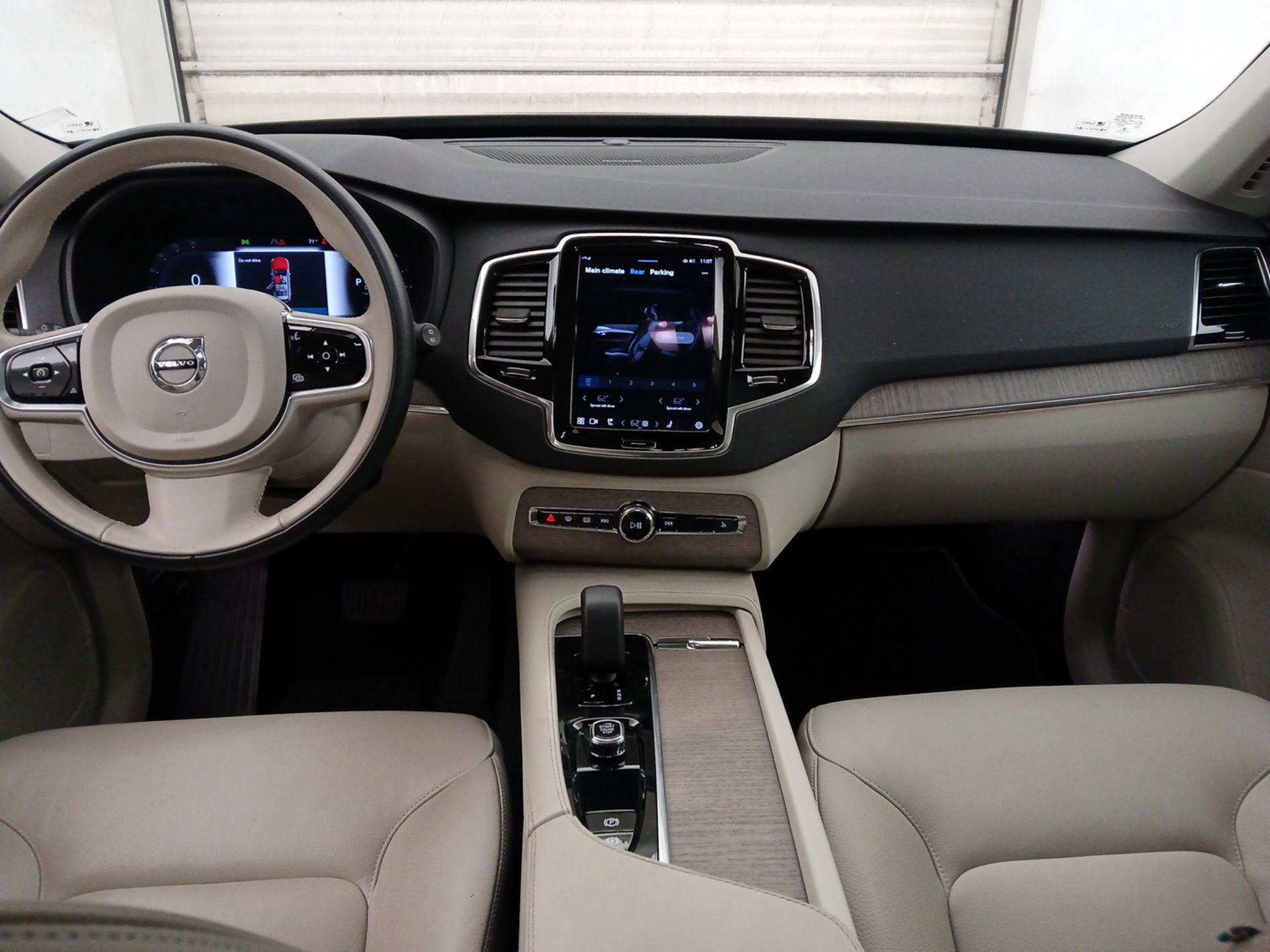 Thumbnail: 2023 Volvo XC90 - 9