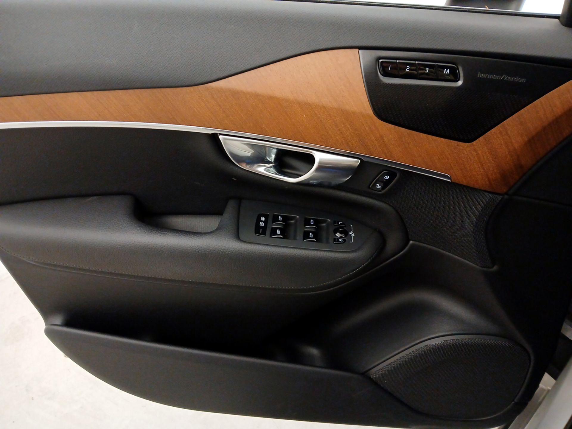 Thumbnail: 2022 Volvo XC90 - 12