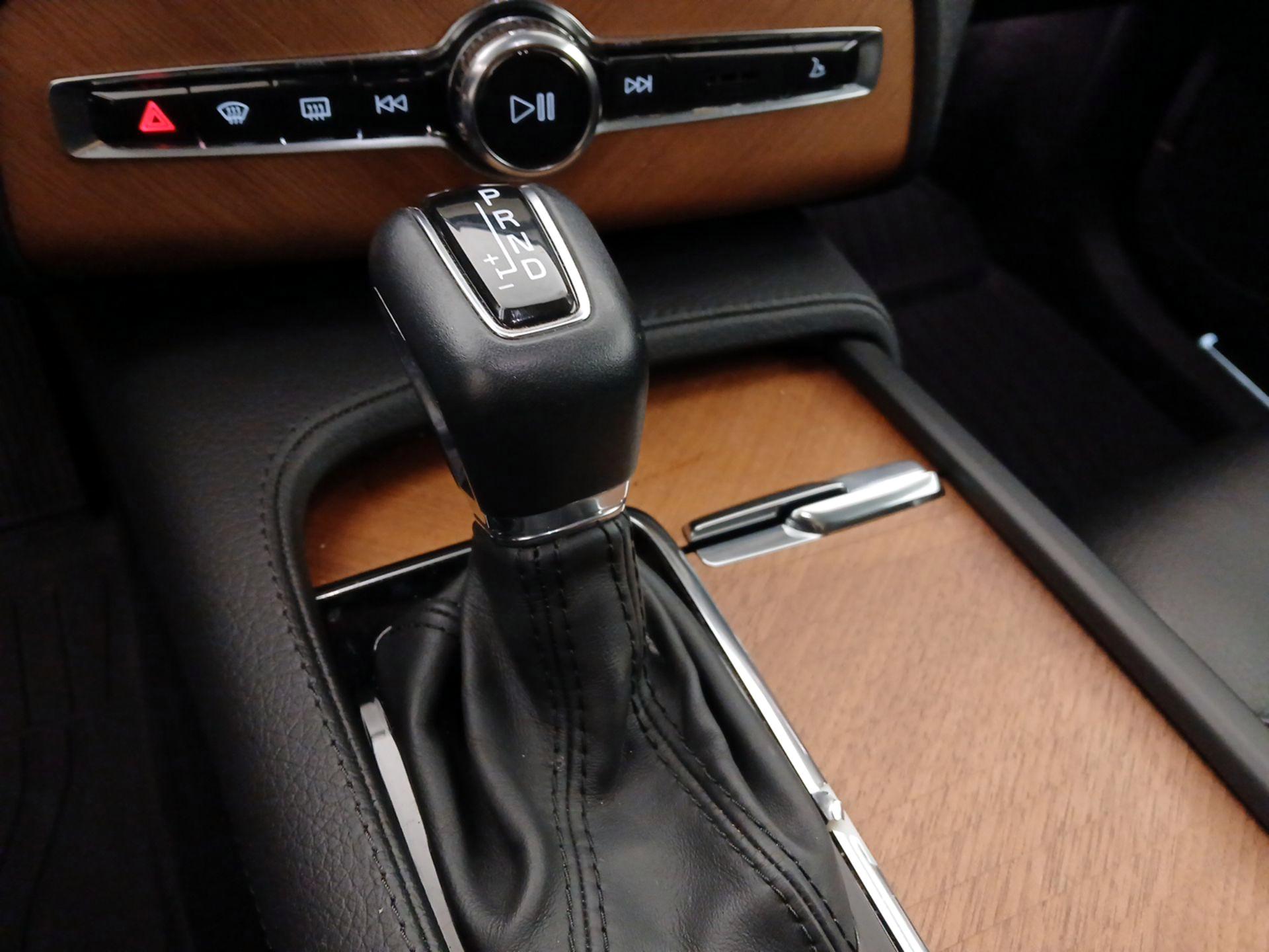 Thumbnail: 2022 Volvo XC90 - 18