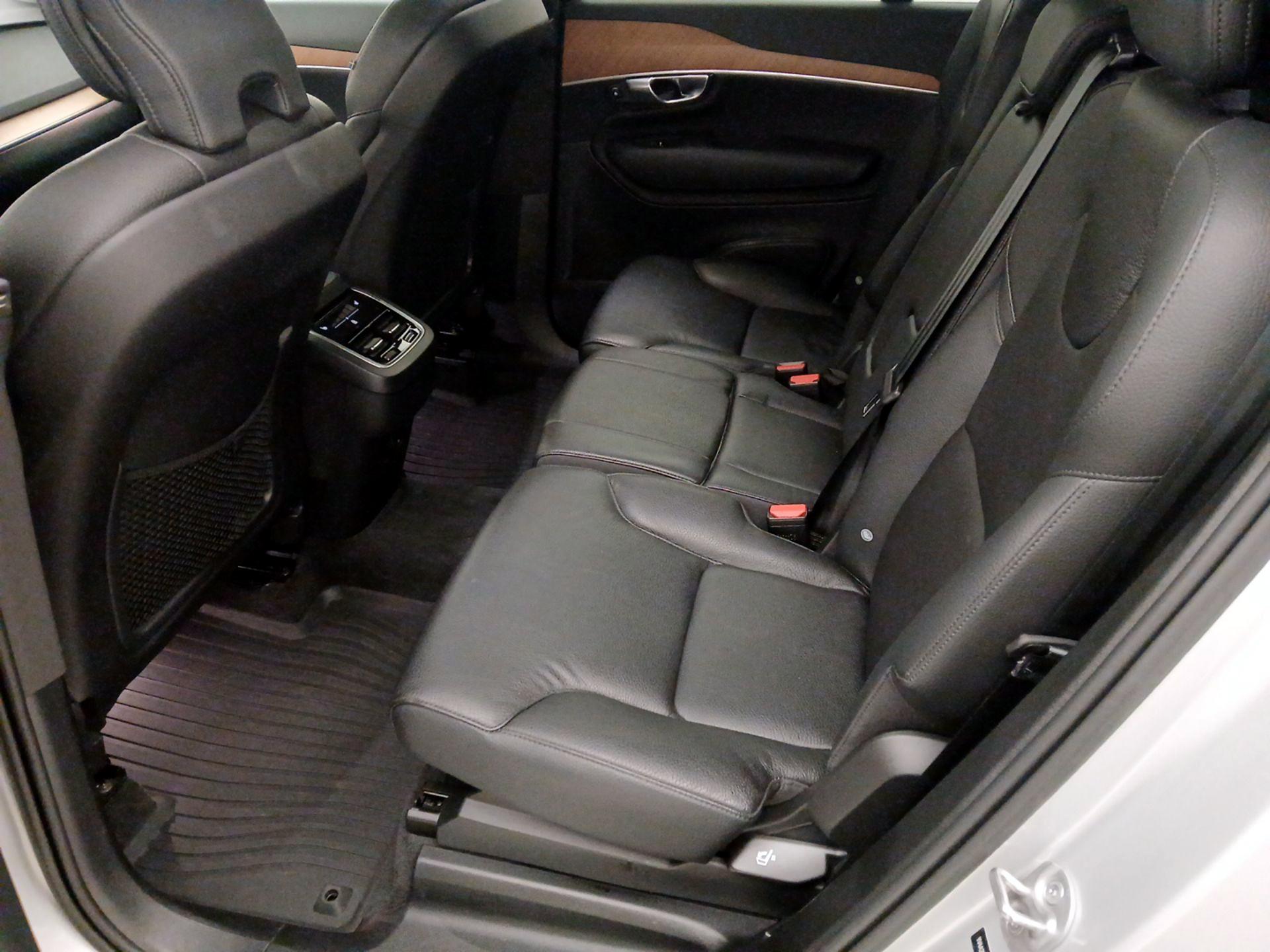 Thumbnail: 2022 Volvo XC90 - 20