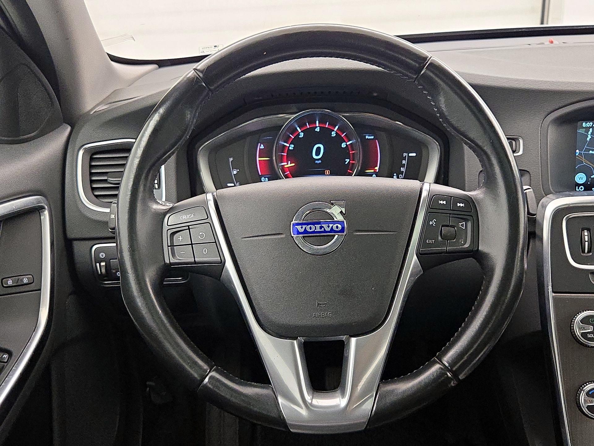 Thumbnail: 2015 Volvo S60 - 10