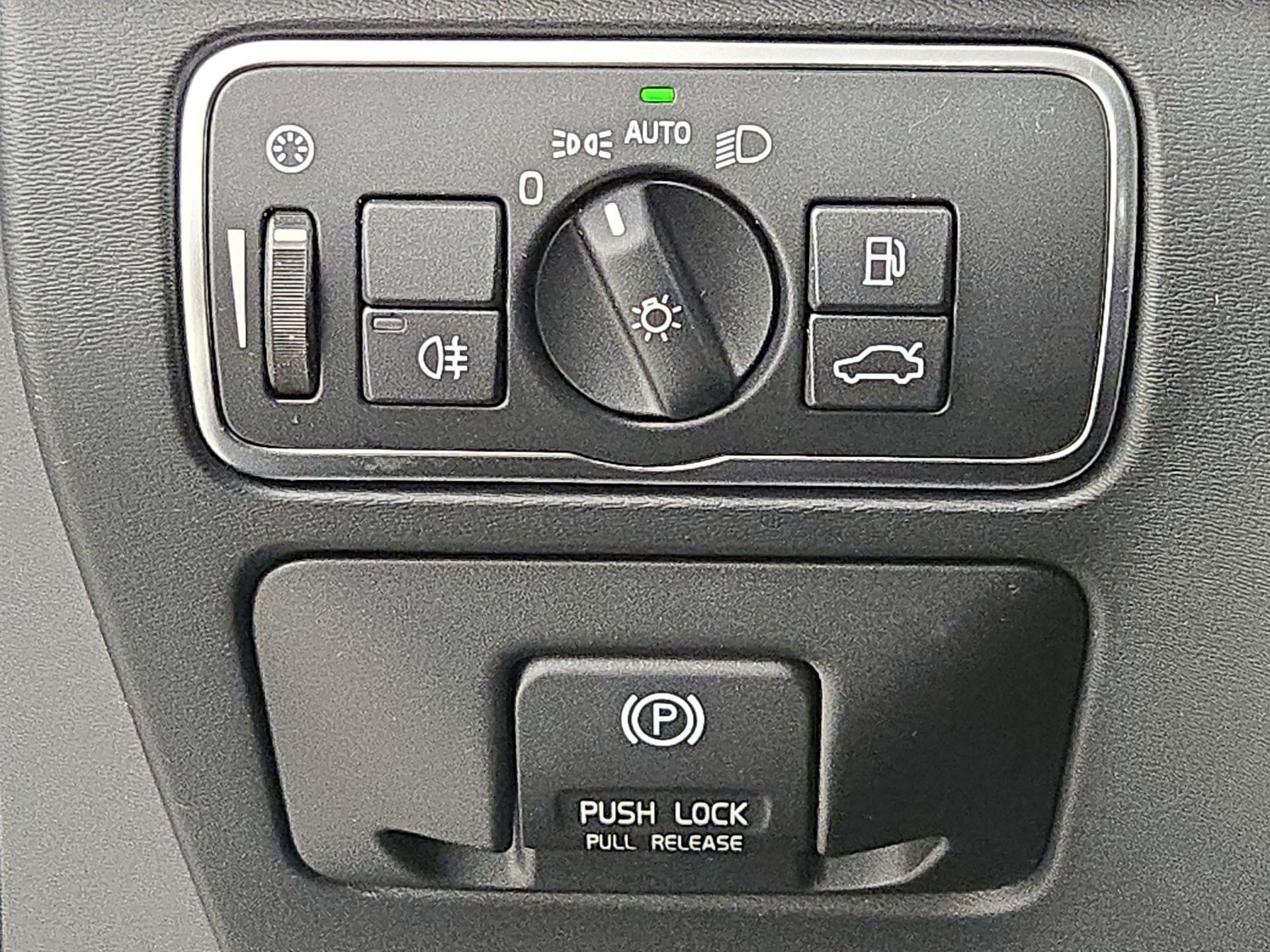 Thumbnail: 2015 Volvo S60 - 13