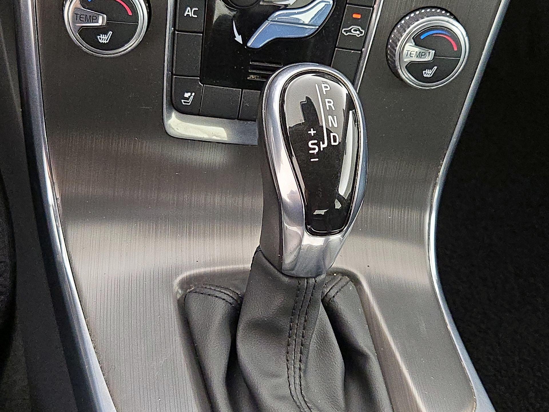 Thumbnail: 2015 Volvo S60 - 17