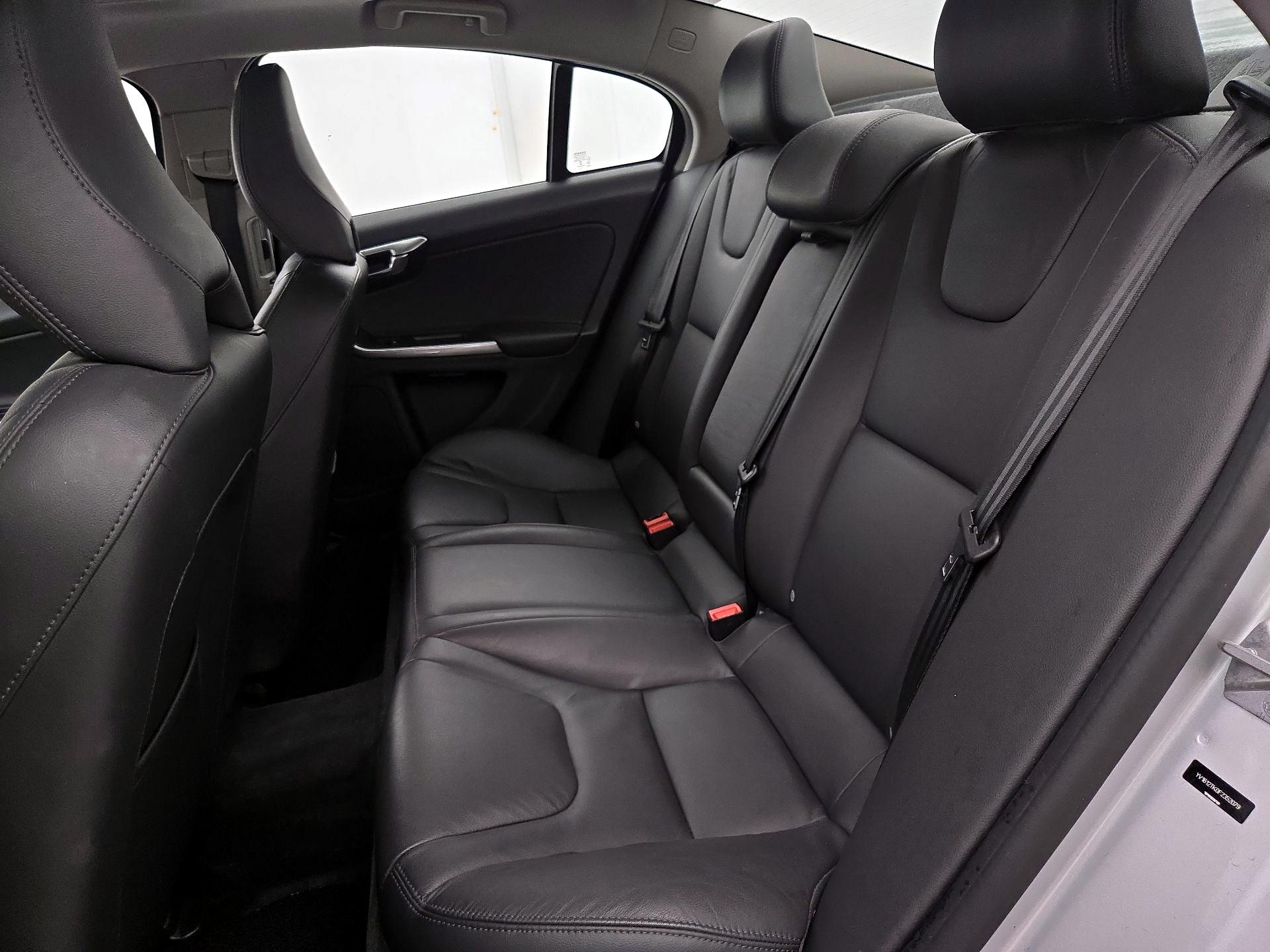 Thumbnail: 2015 Volvo S60 - 20