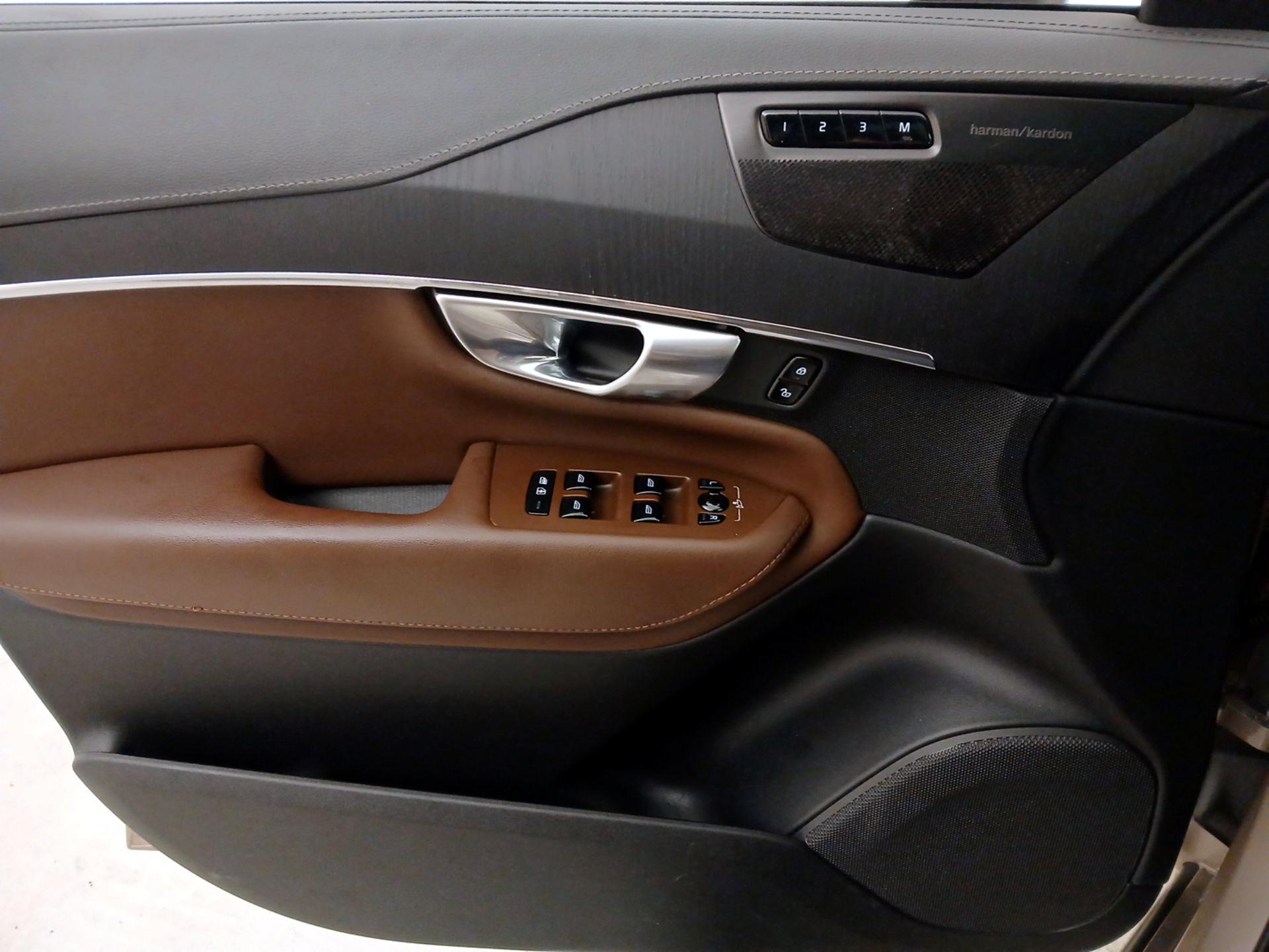 Thumbnail: 2023 Volvo XC90 - 12