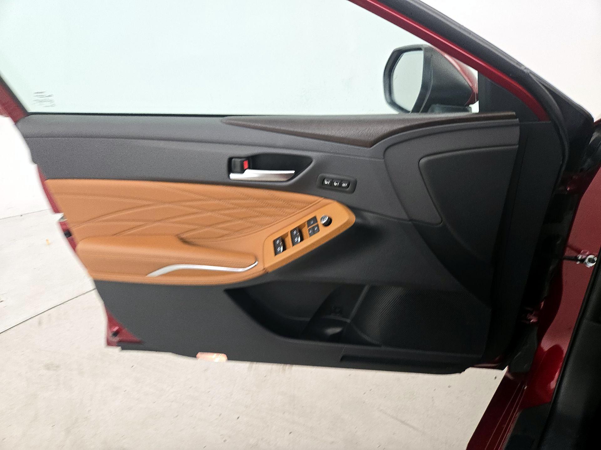 Thumbnail: 2020 Toyota Avalon - 12