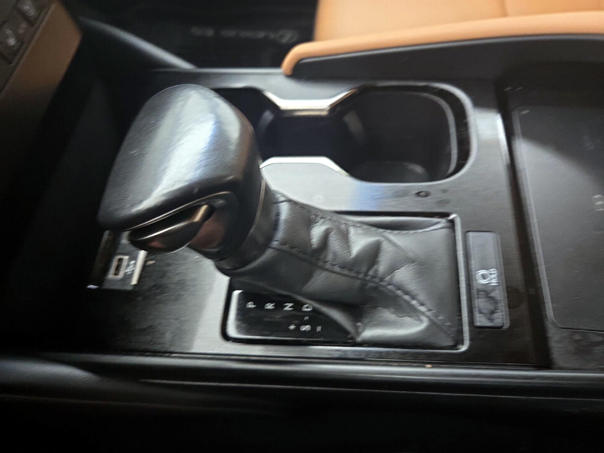 Thumbnail: 2023 Lexus ES - 17
