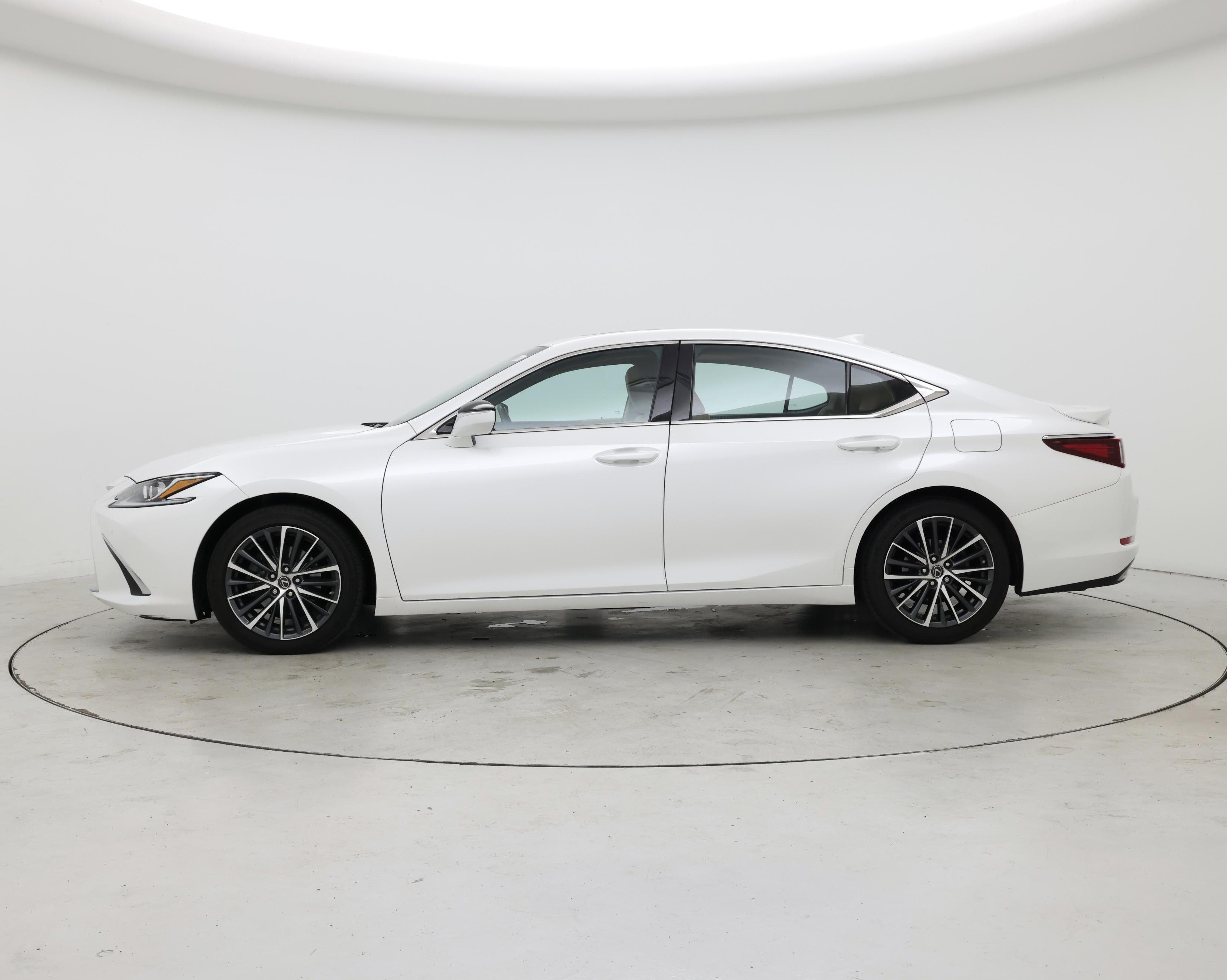 Thumbnail: 2023 Lexus ES - 3