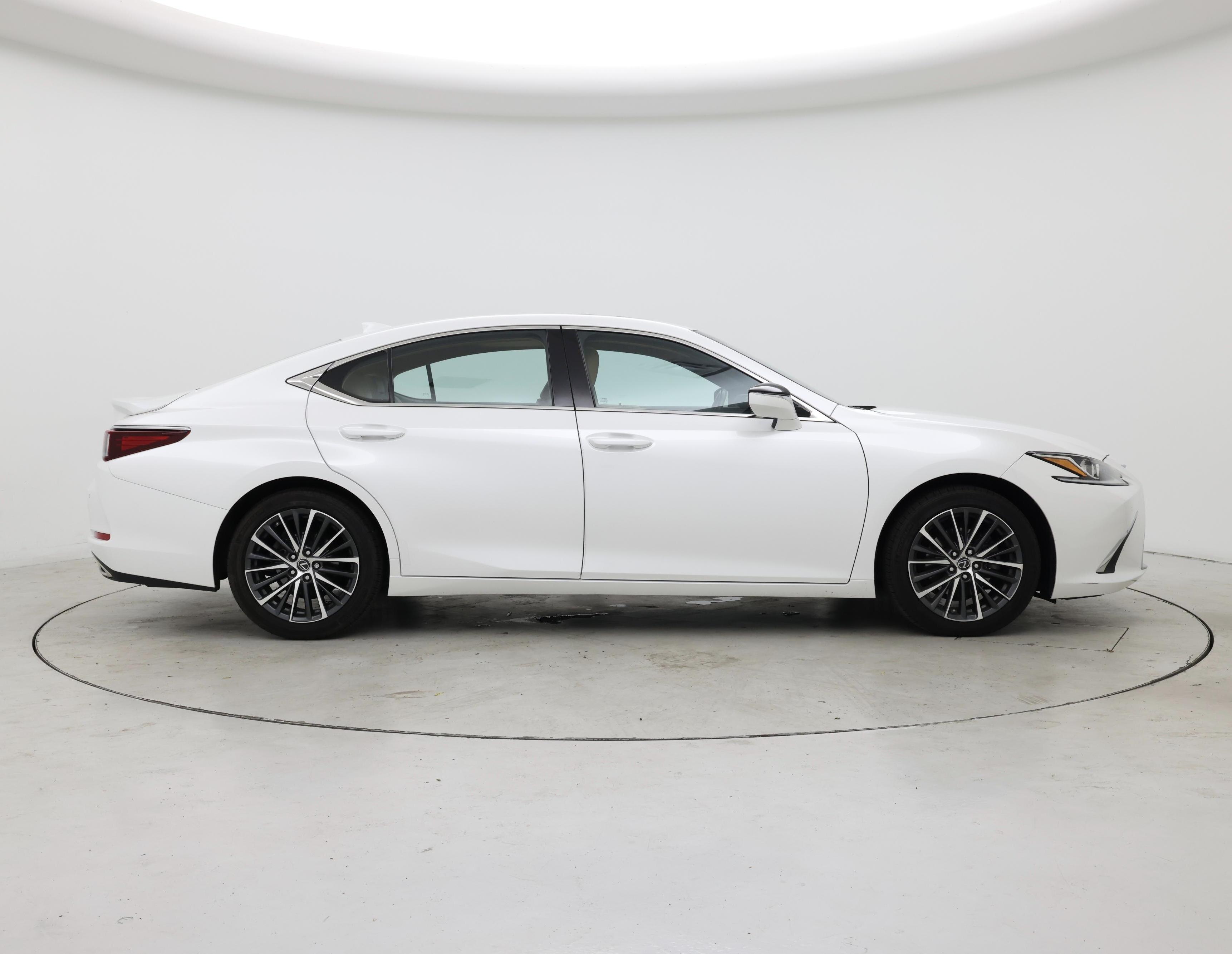 Thumbnail: 2023 Lexus ES - 7