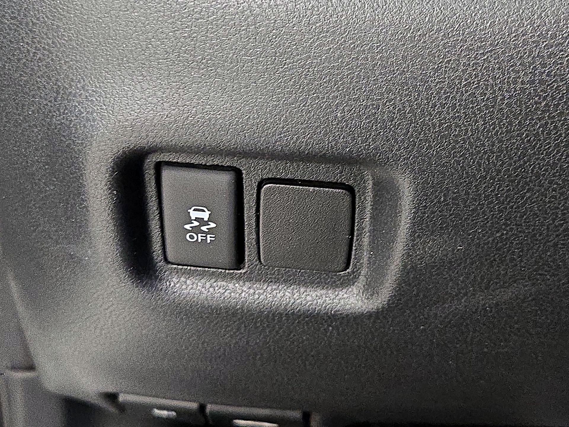 Thumbnail: 2014 Nissan Versa Note - 13