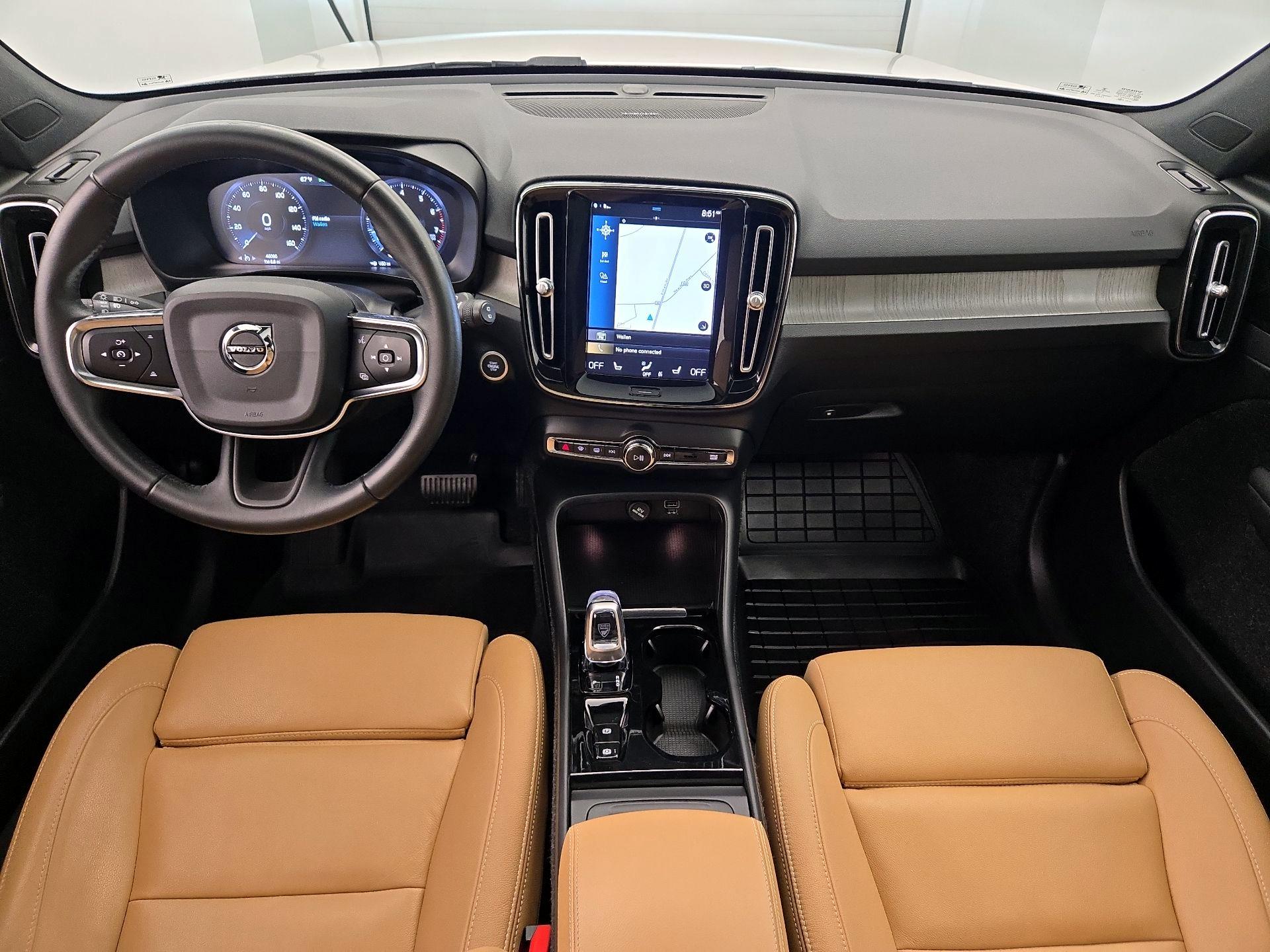 Thumbnail: 2021 Volvo XC40 - 9