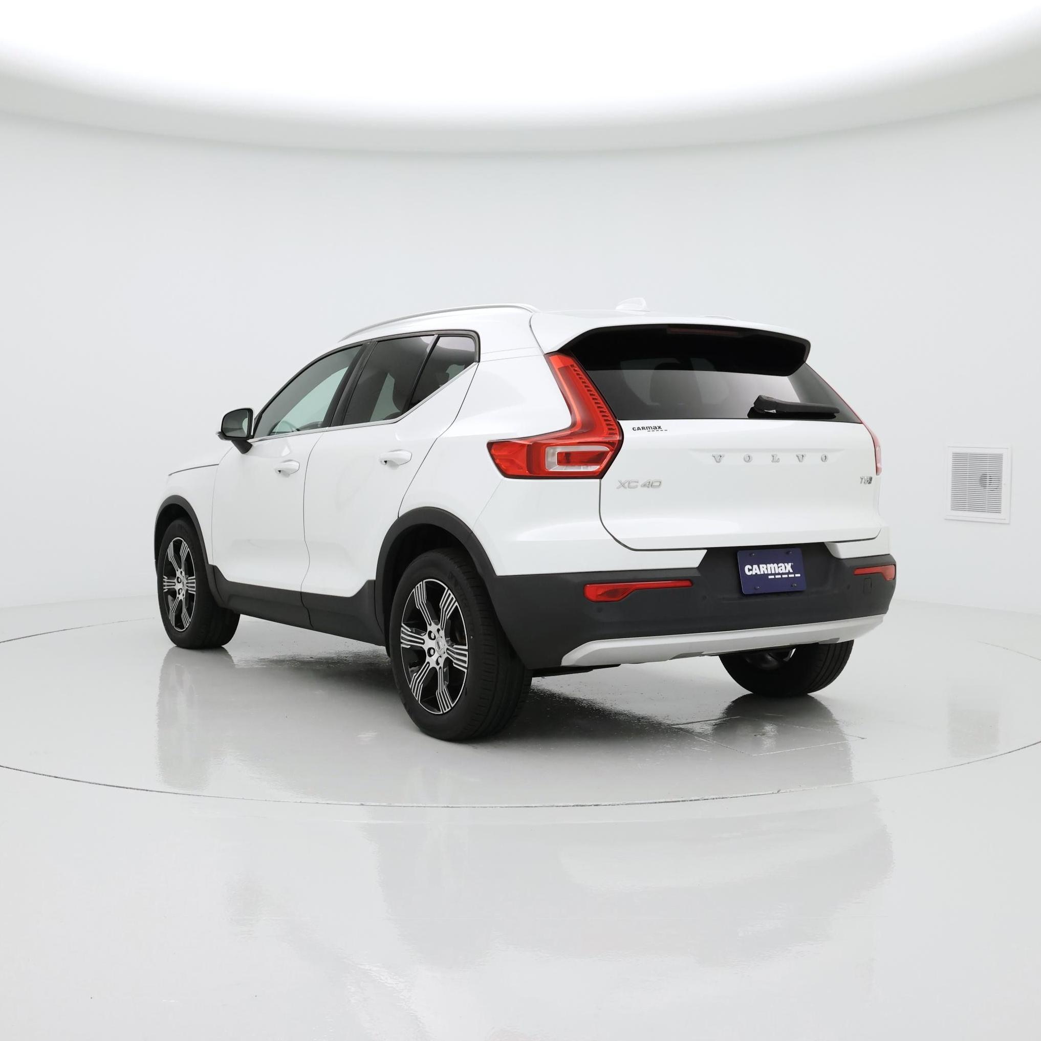 Thumbnail: 2021 Volvo XC40 - 2