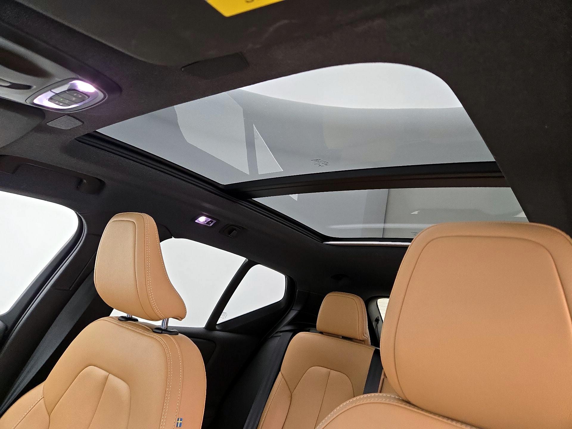 Thumbnail: 2021 Volvo XC40 - 20