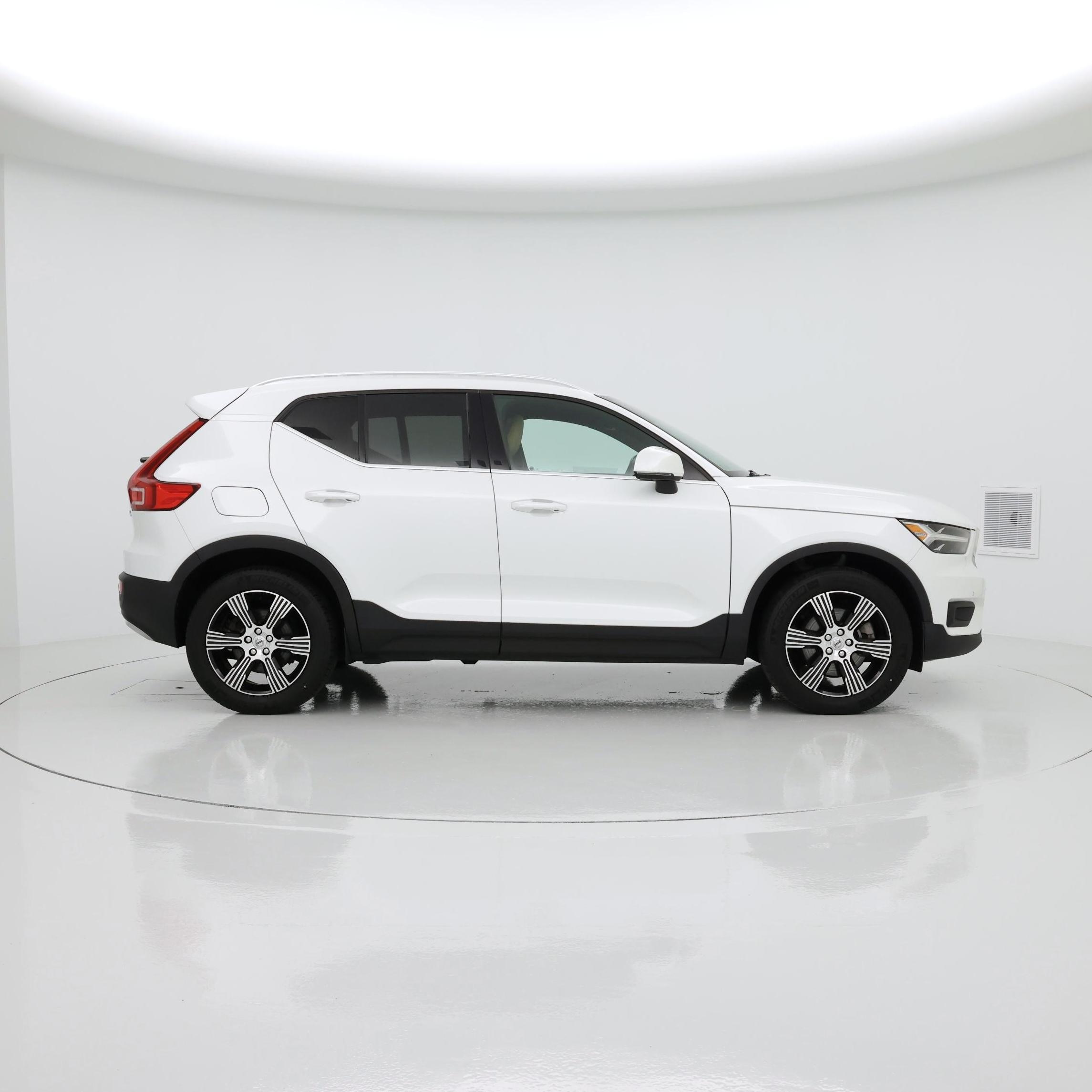 Thumbnail: 2021 Volvo XC40 - 7