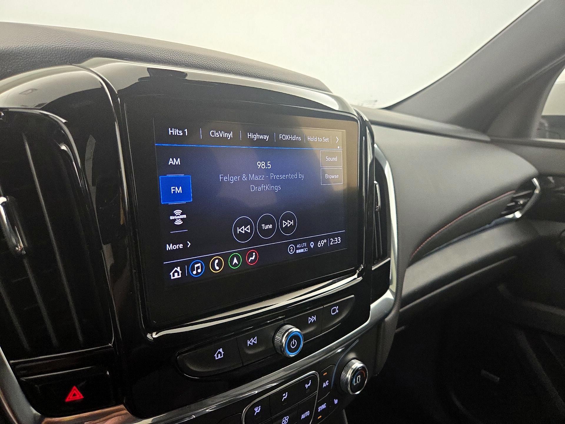 Thumbnail: 2023 Chevrolet Traverse - 16