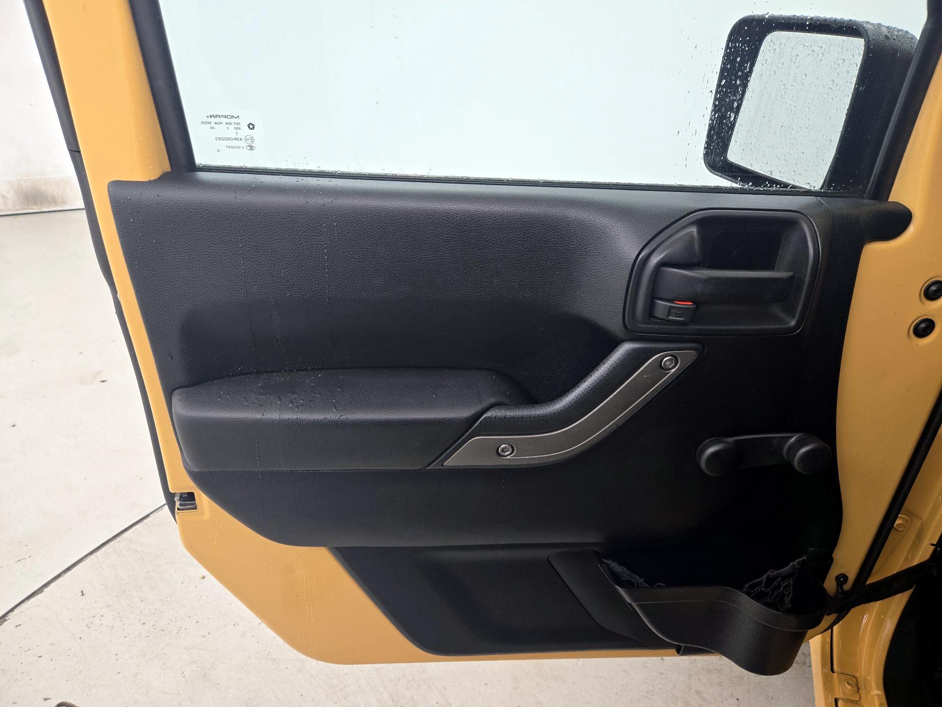 Thumbnail: 2014 Jeep Wrangler - 12