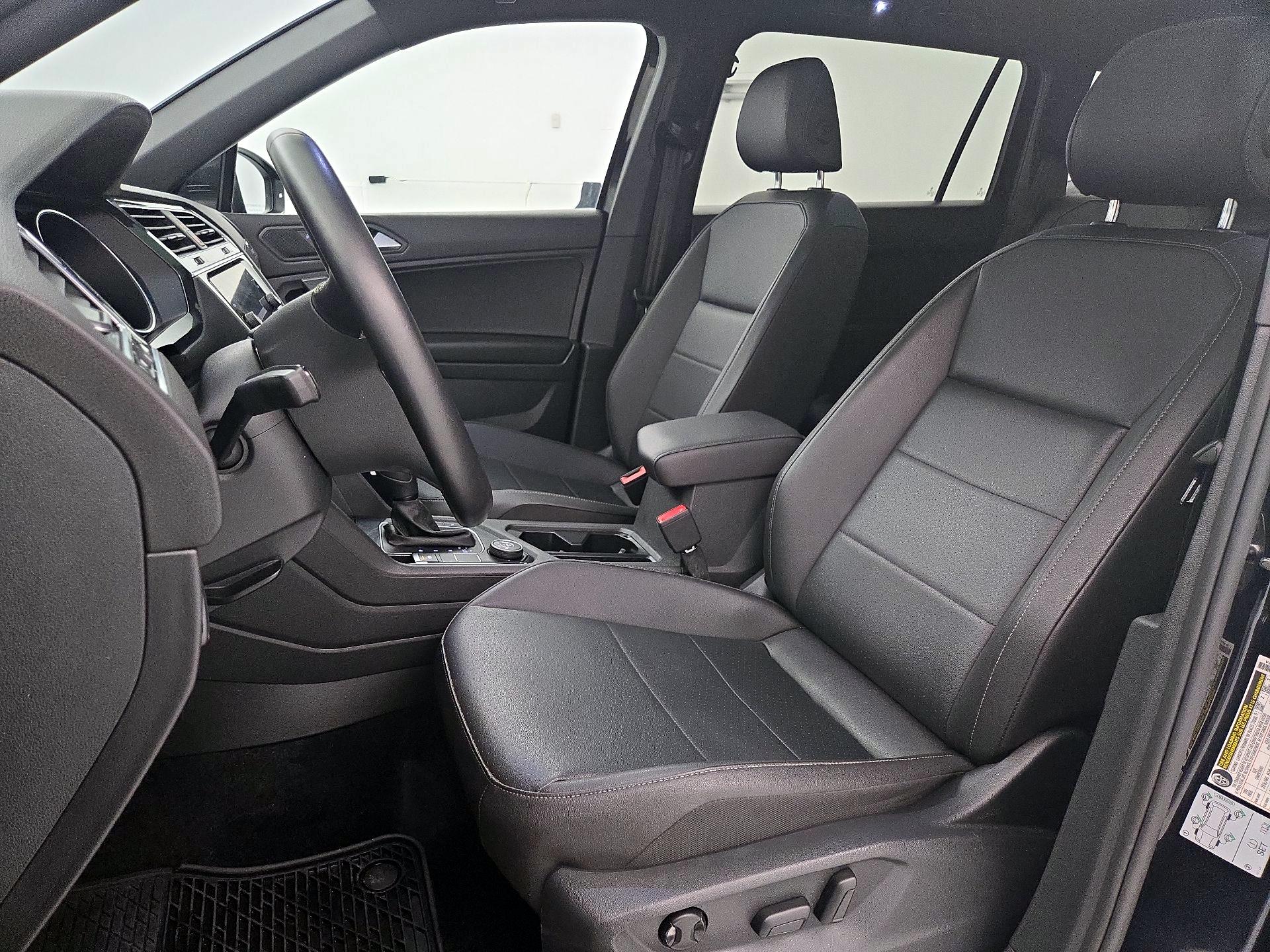 Thumbnail: 2020 Volkswagen Tiguan - 11