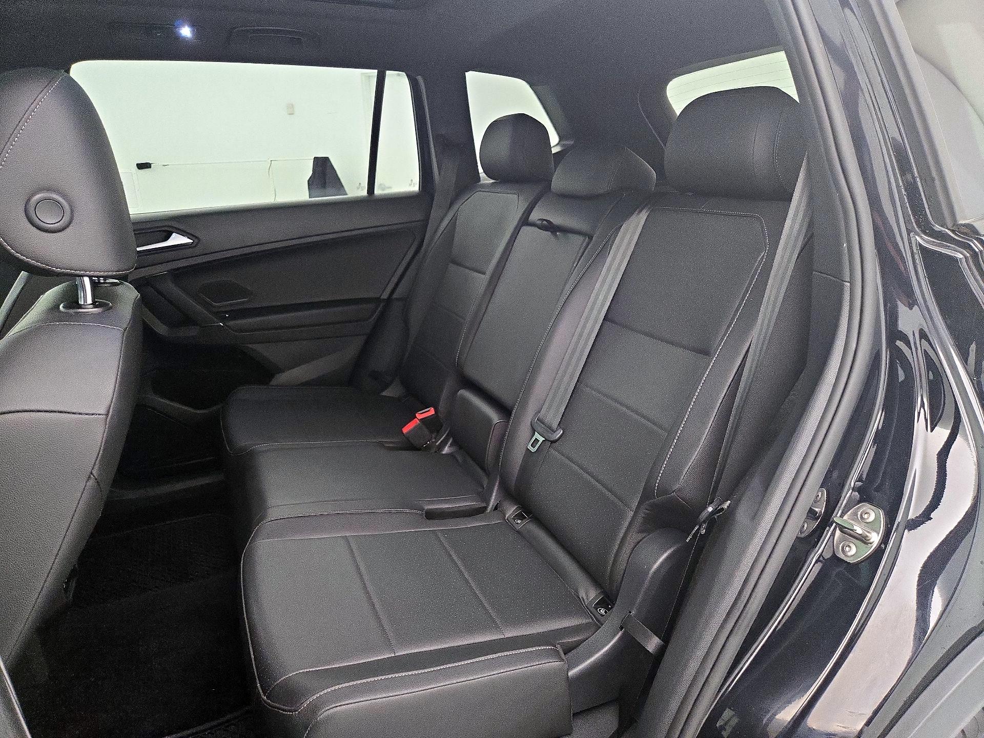 Thumbnail: 2020 Volkswagen Tiguan - 20