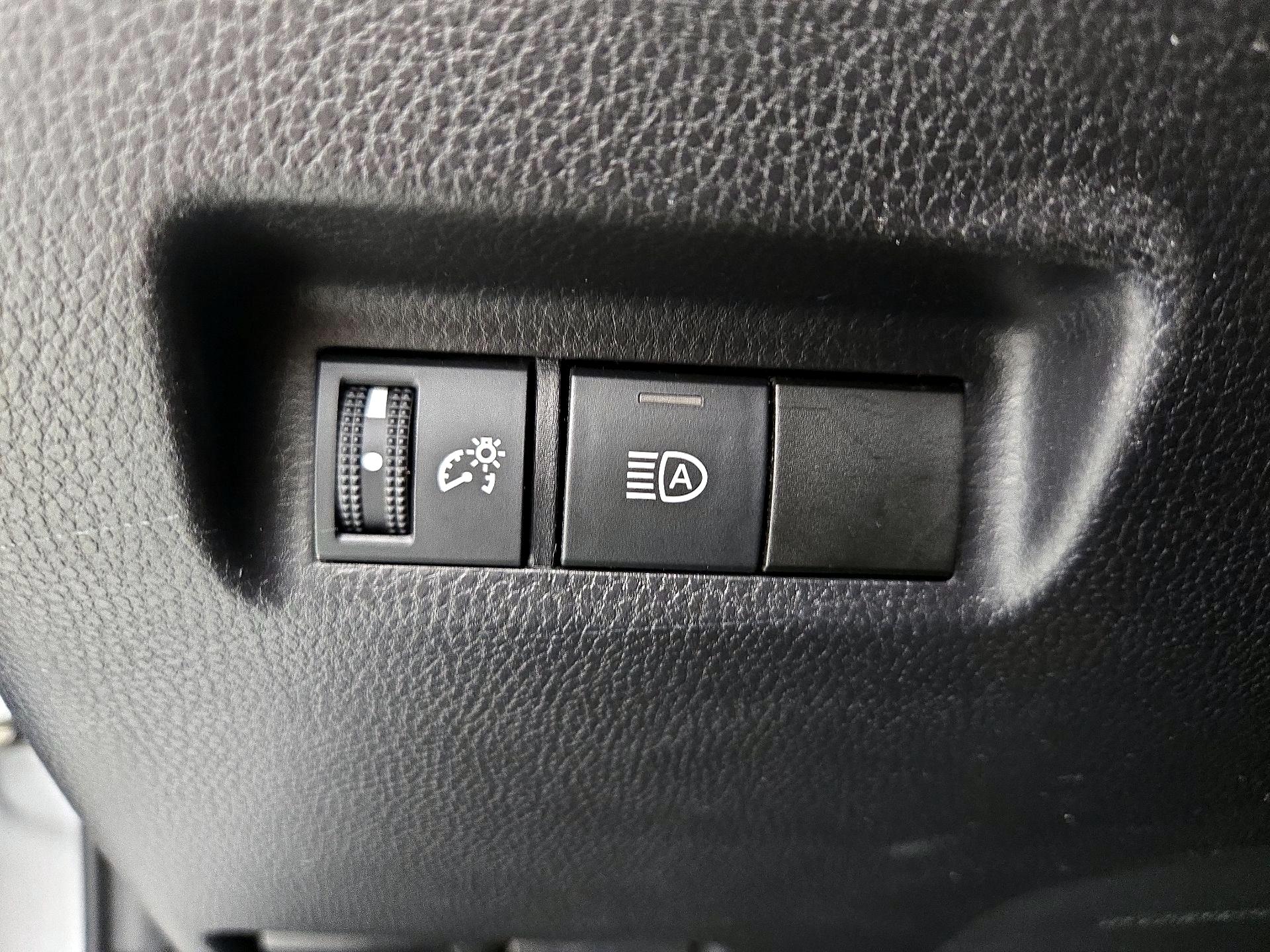 Thumbnail: 2020 Toyota RAV4 - 13