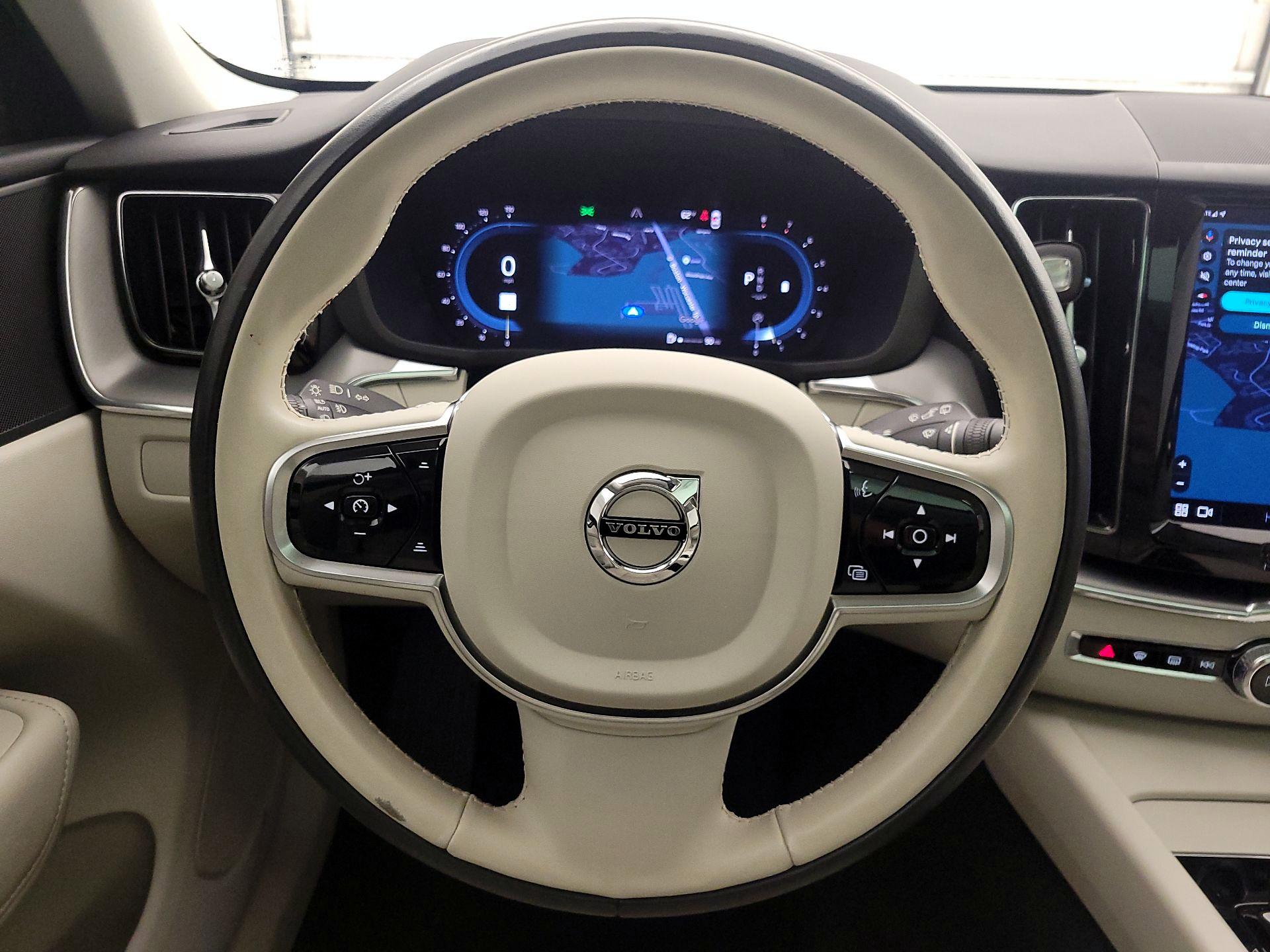 Thumbnail: 2023 Volvo XC60 - 10