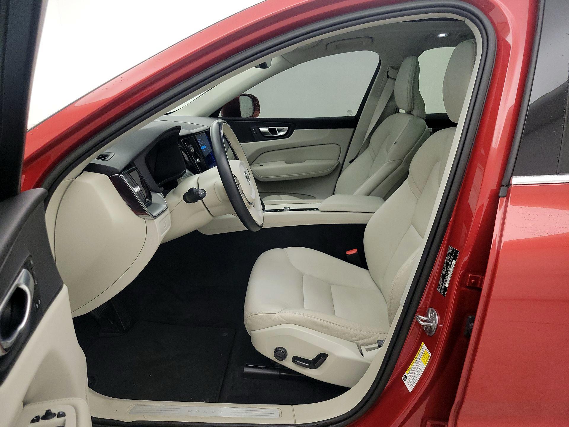 Thumbnail: 2023 Volvo XC60 - 11