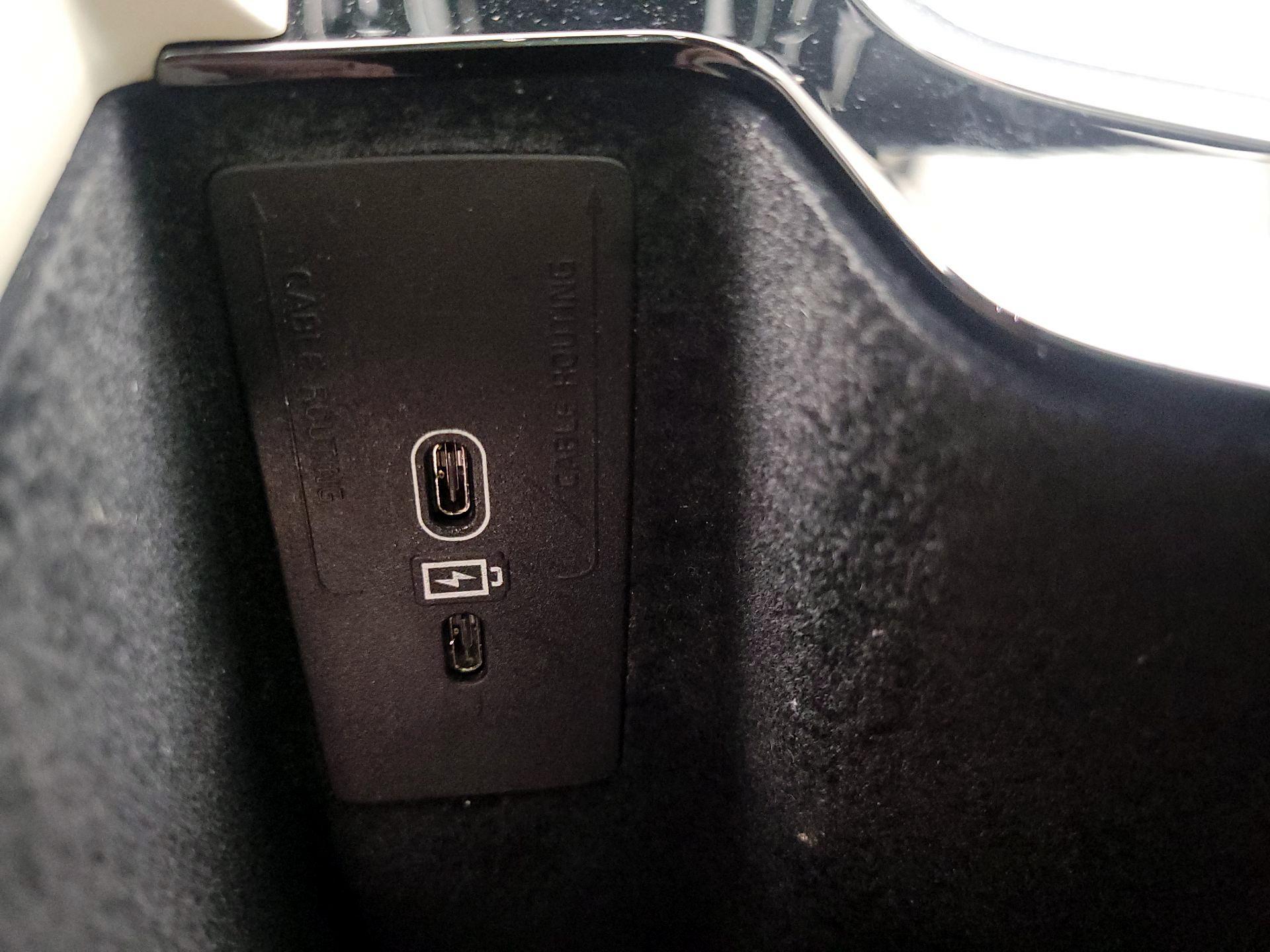 Thumbnail: 2023 Volvo XC60 - 19