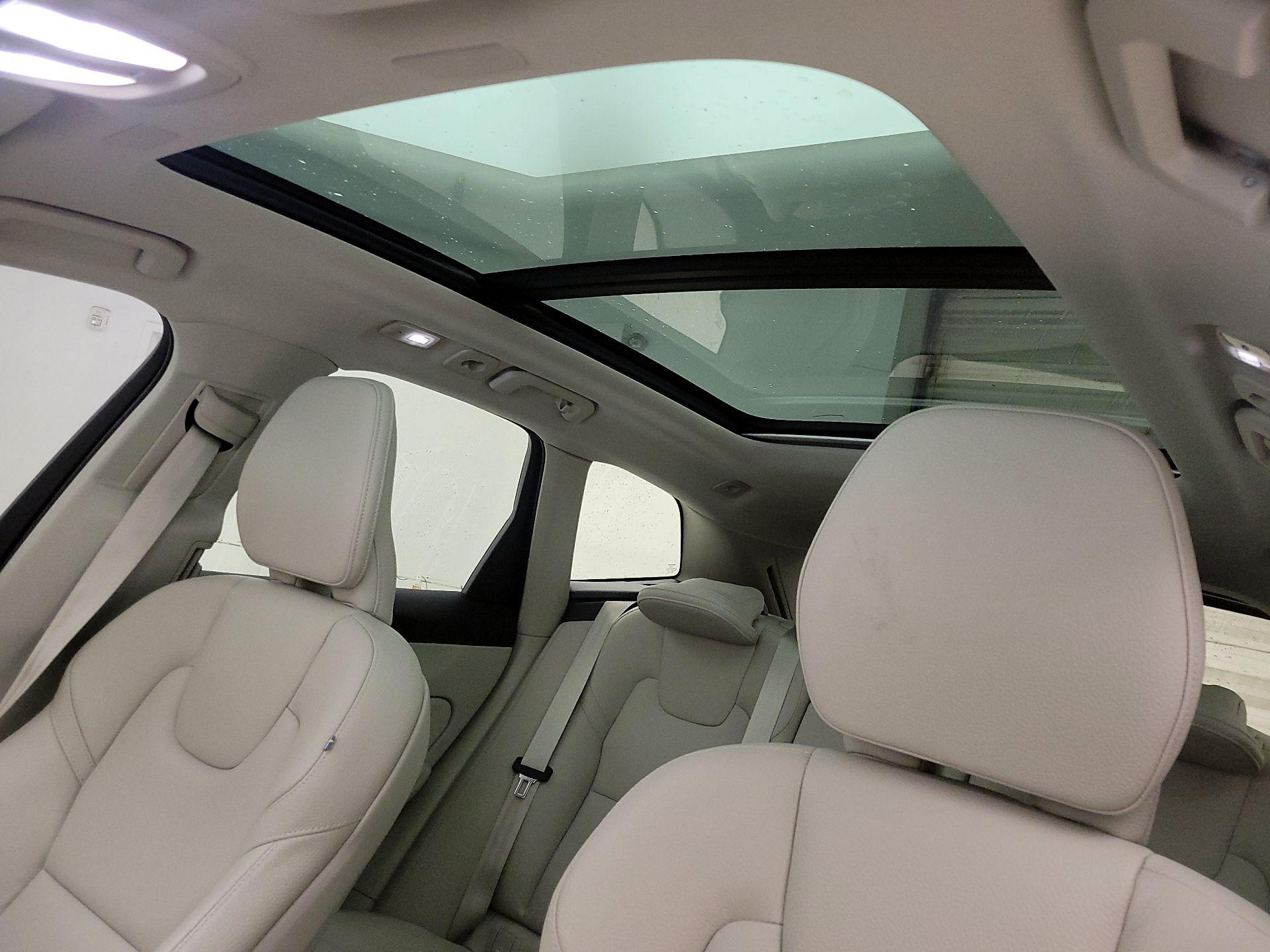 Thumbnail: 2023 Volvo XC60 - 20