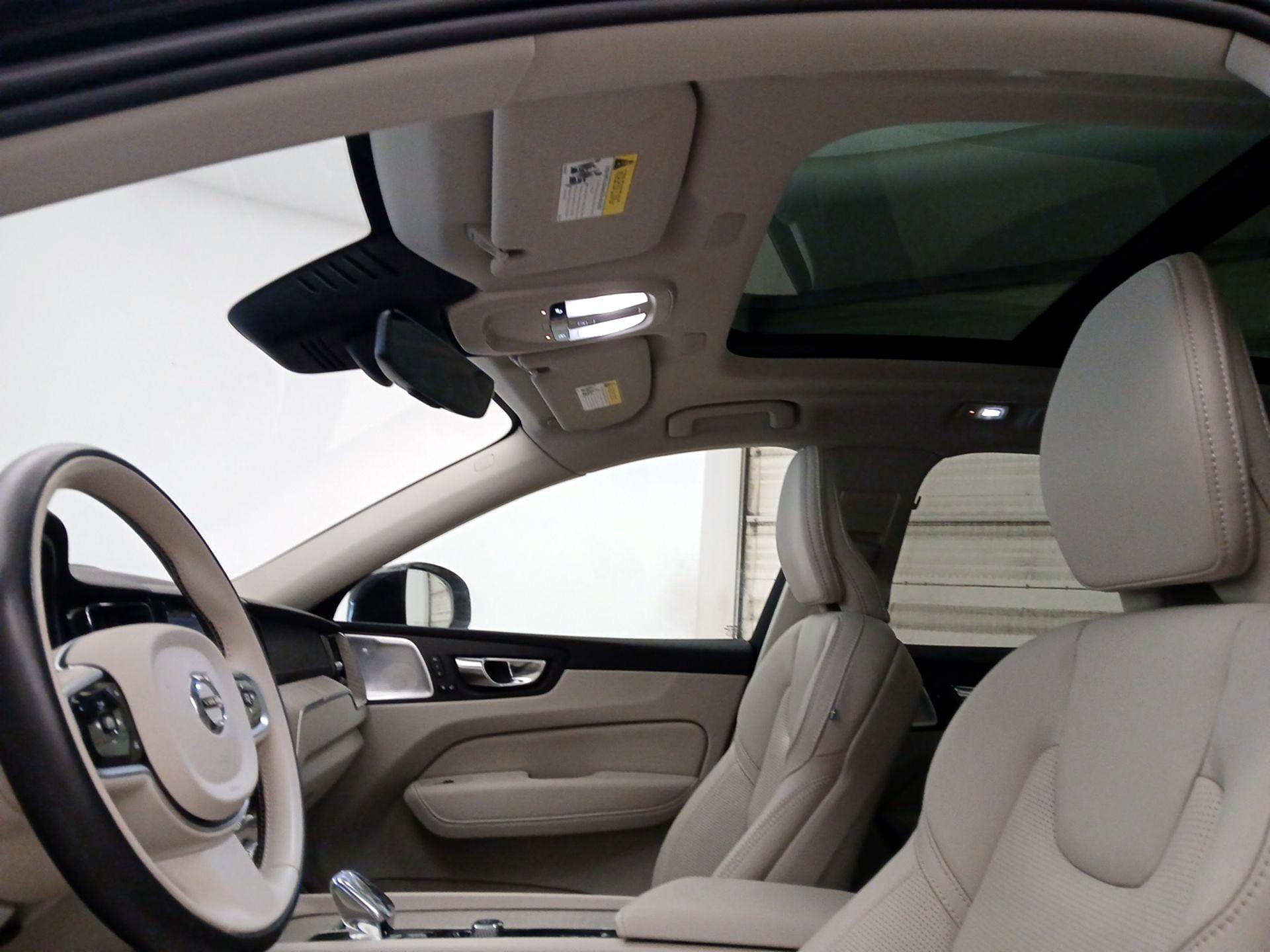 Thumbnail: 2023 Volvo XC60 - 19